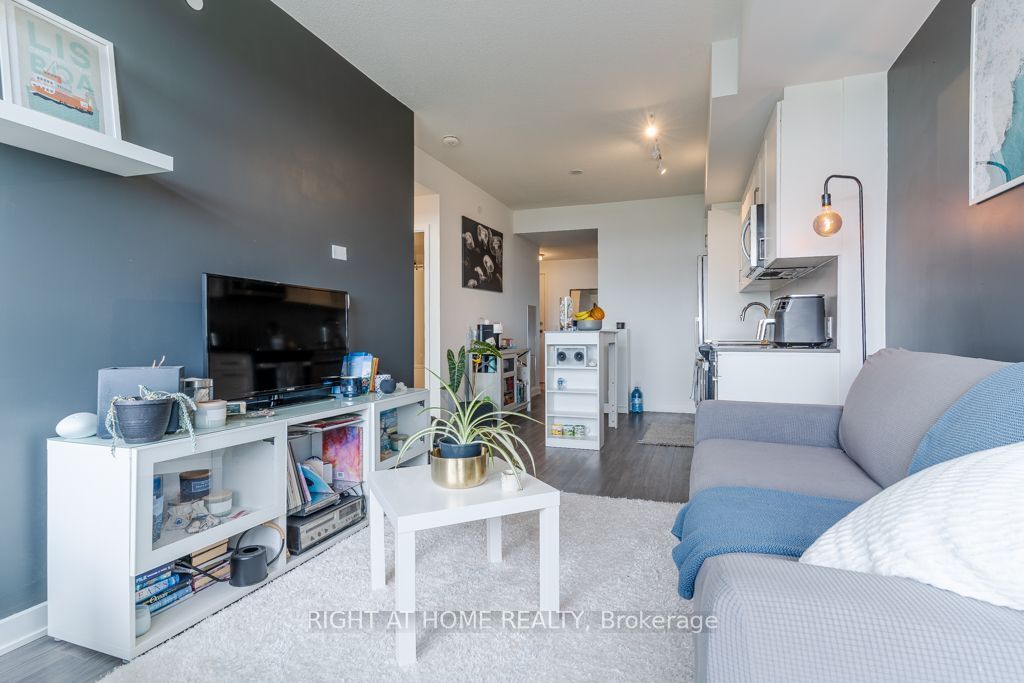 681 Yonge Street 409 Property Photo 13
