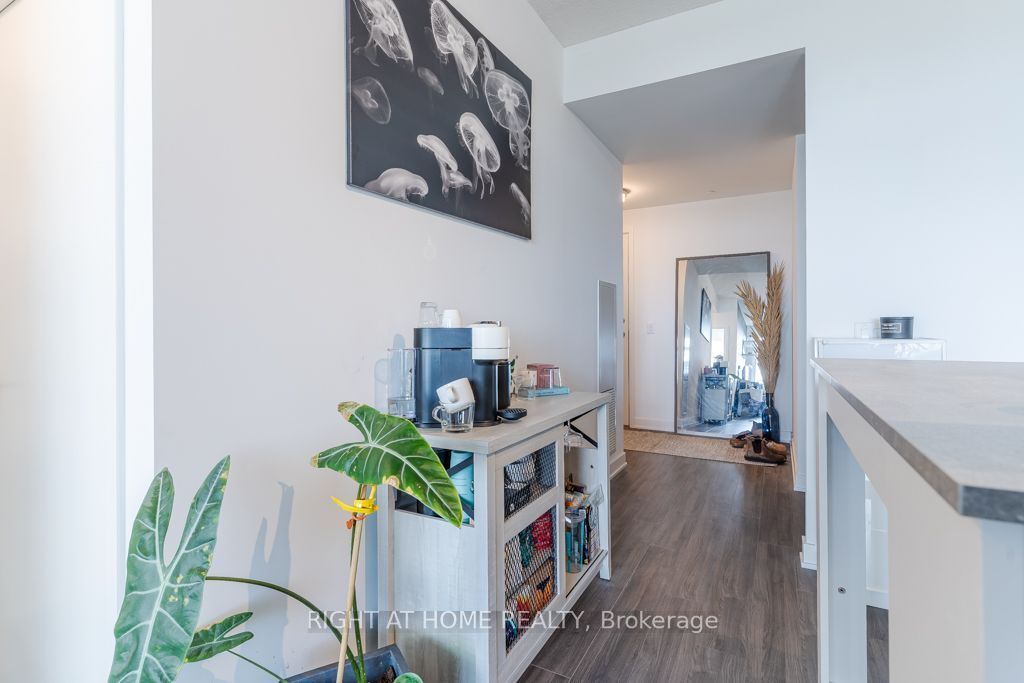 681 Yonge Street 409 Property Photo 15