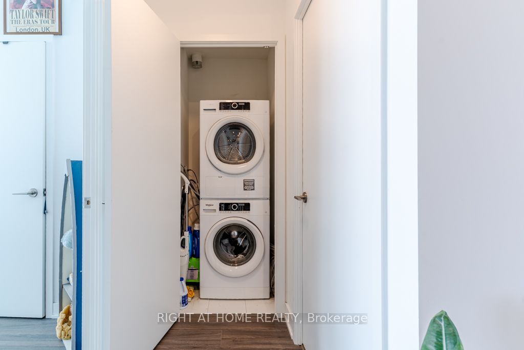 681 Yonge Street 409 Property Photo 20