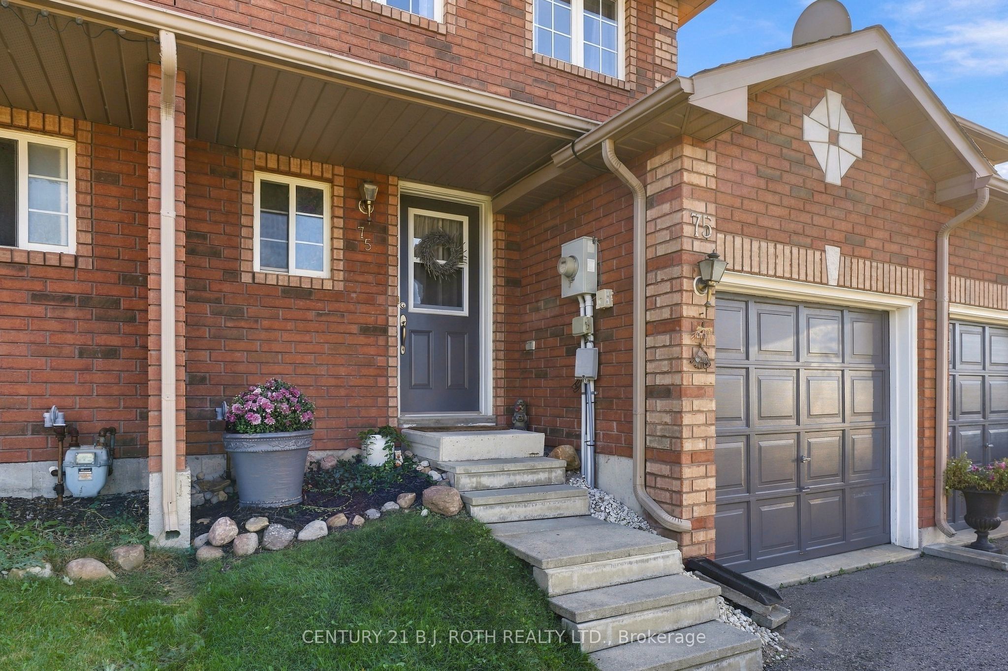 75 Courtney Crescent Property Photo 2