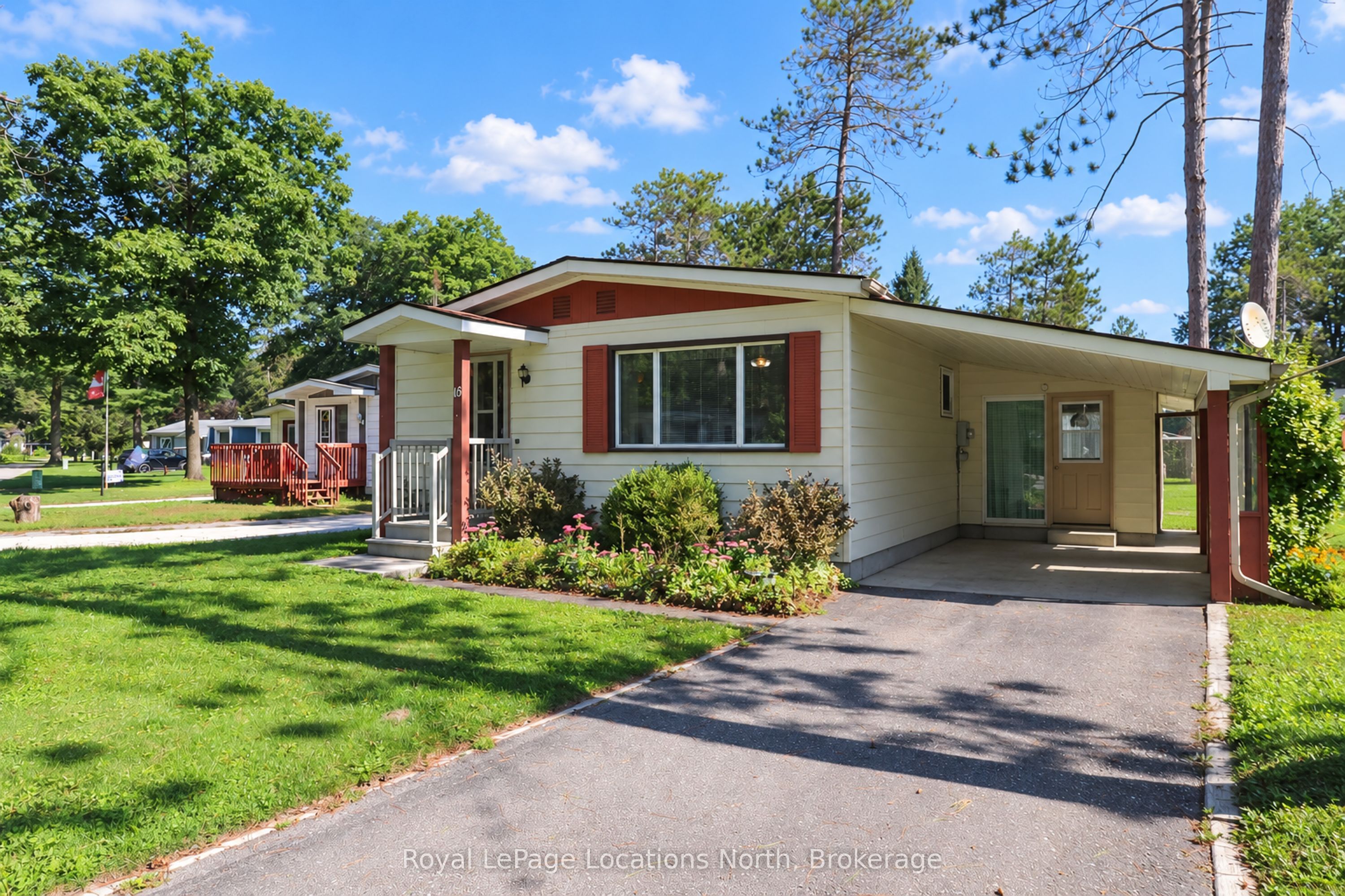 16 Sinclair Avenue S Property Photo 1