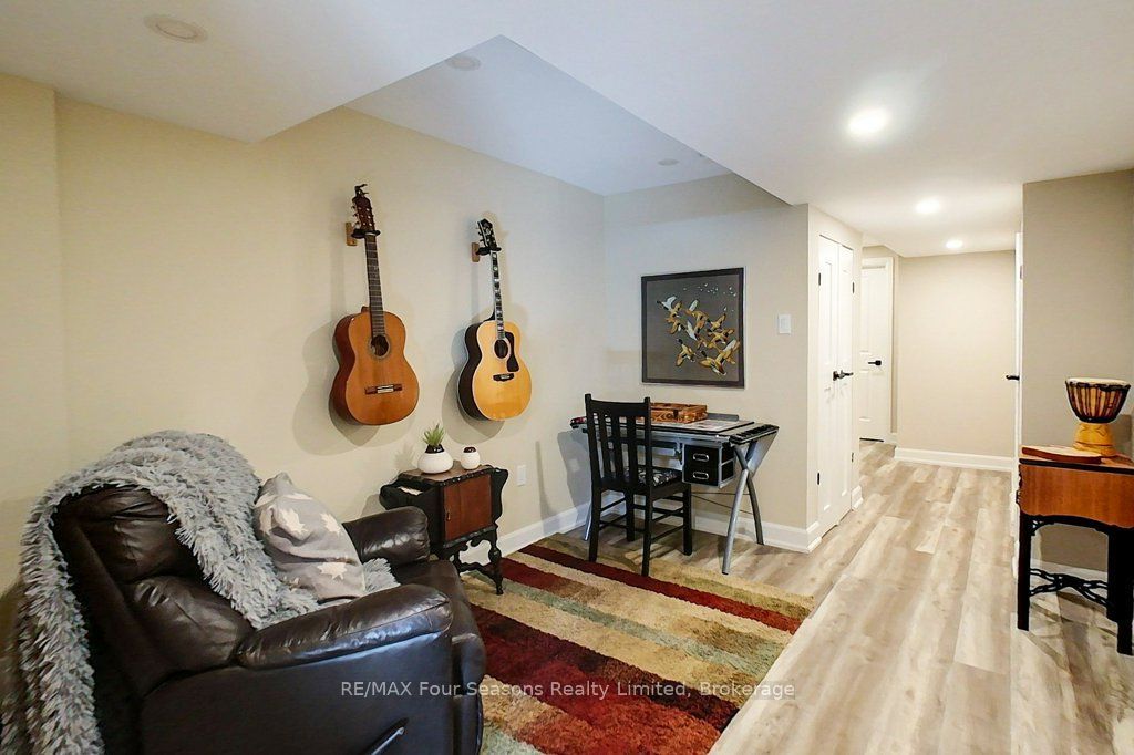 24 Barfoot Street Property Photo 29