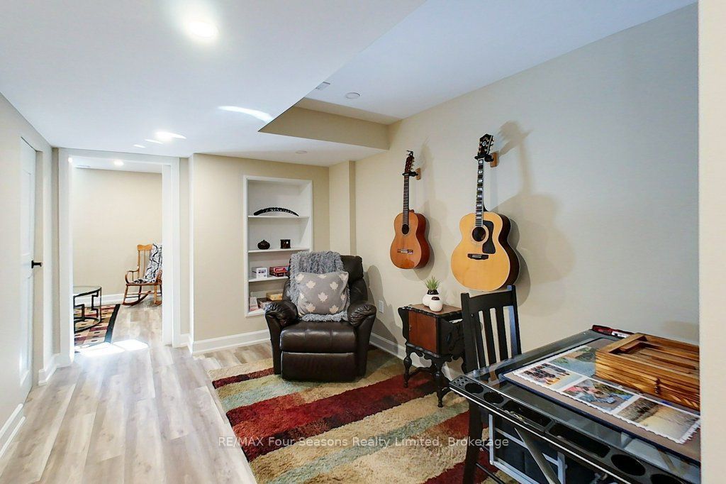 24 Barfoot Street Property Photo 32