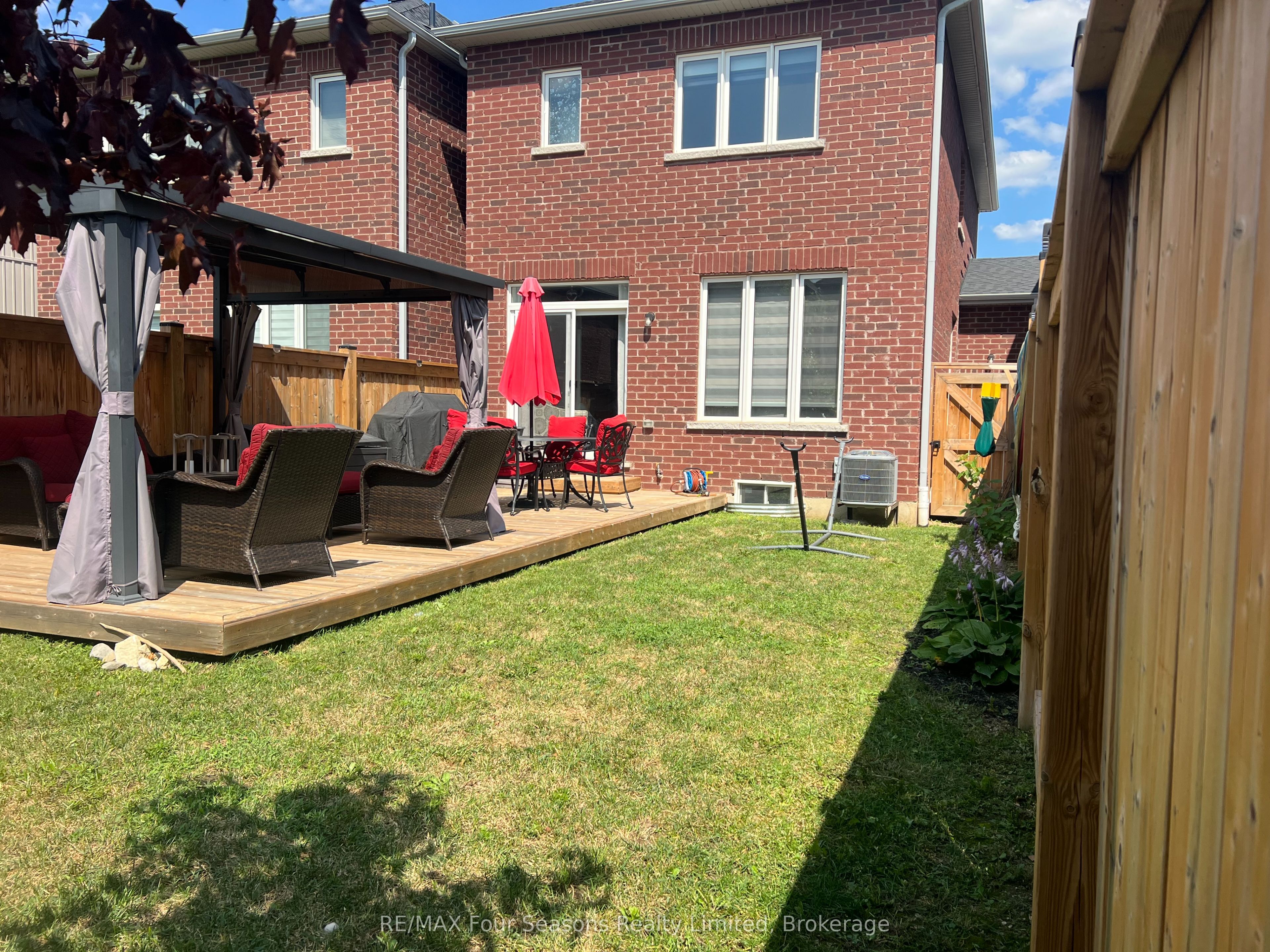 24 Barfoot Street Property Photo 42
