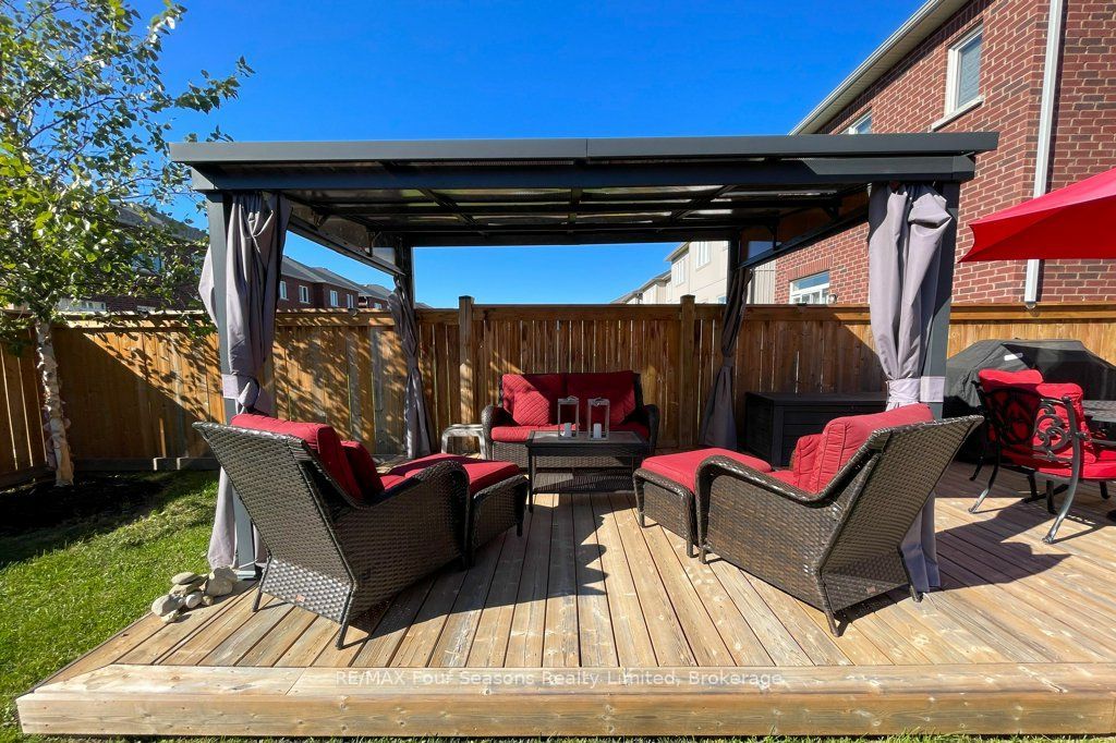 24 Barfoot Street Property Photo 43