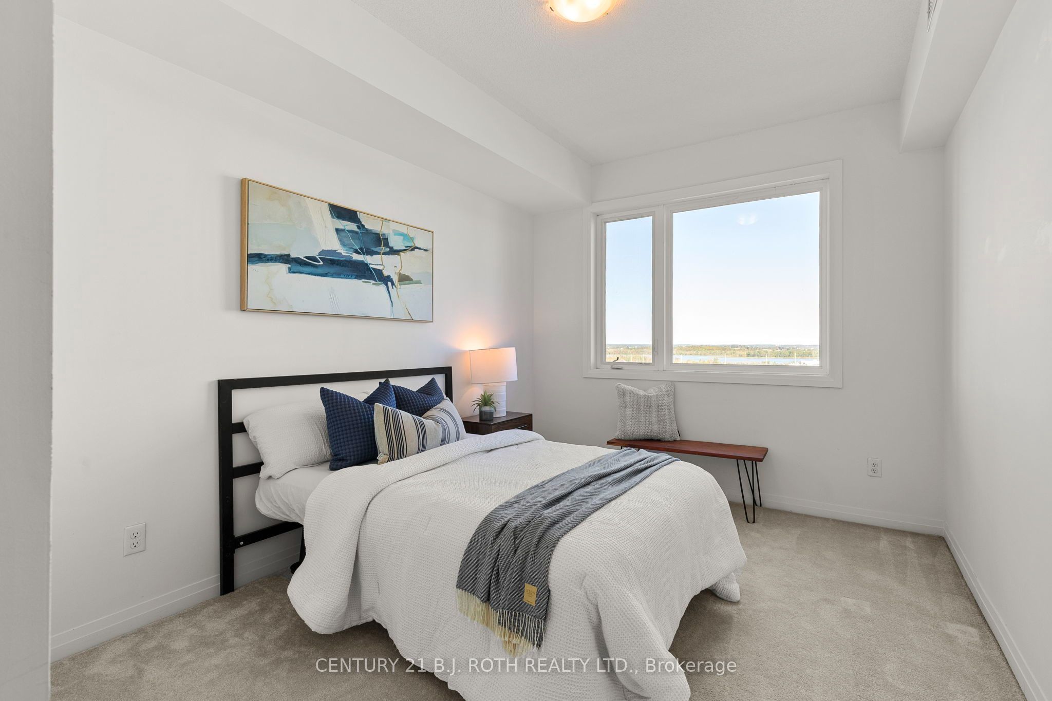 299 Cundles Road E 505 Property Photo 17