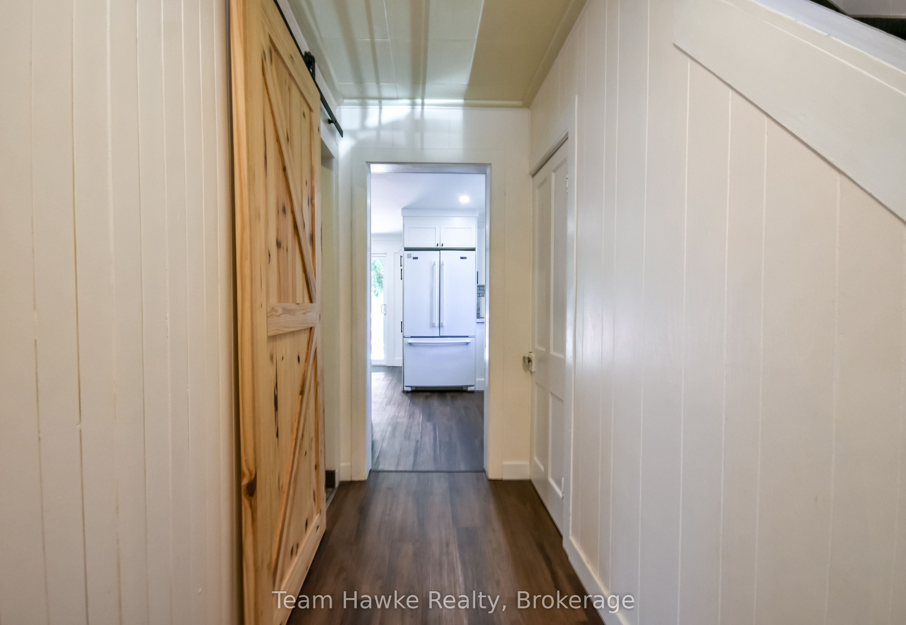 346 Yonge Street Property Photo 7