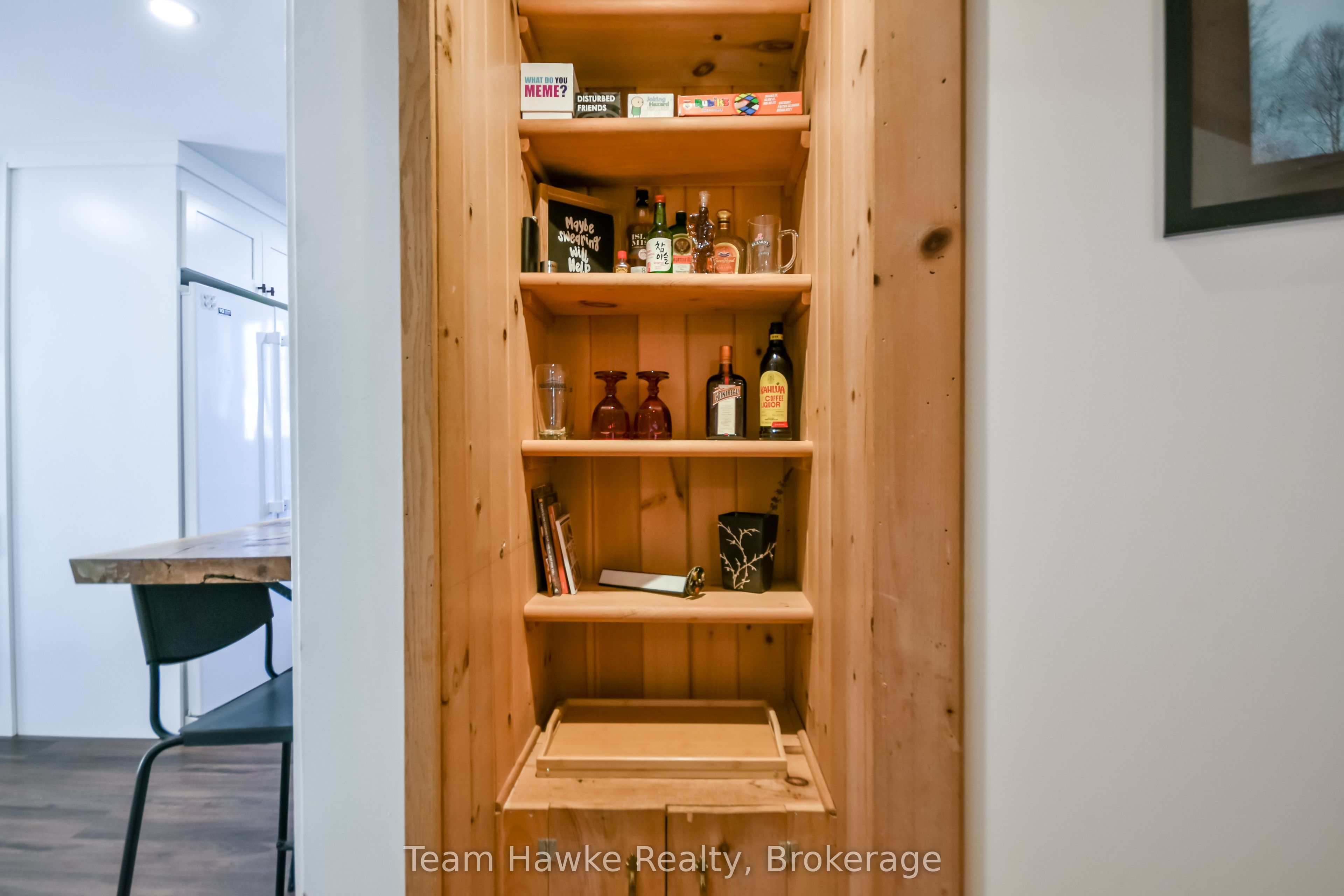 346 Yonge Street Property Photo 15