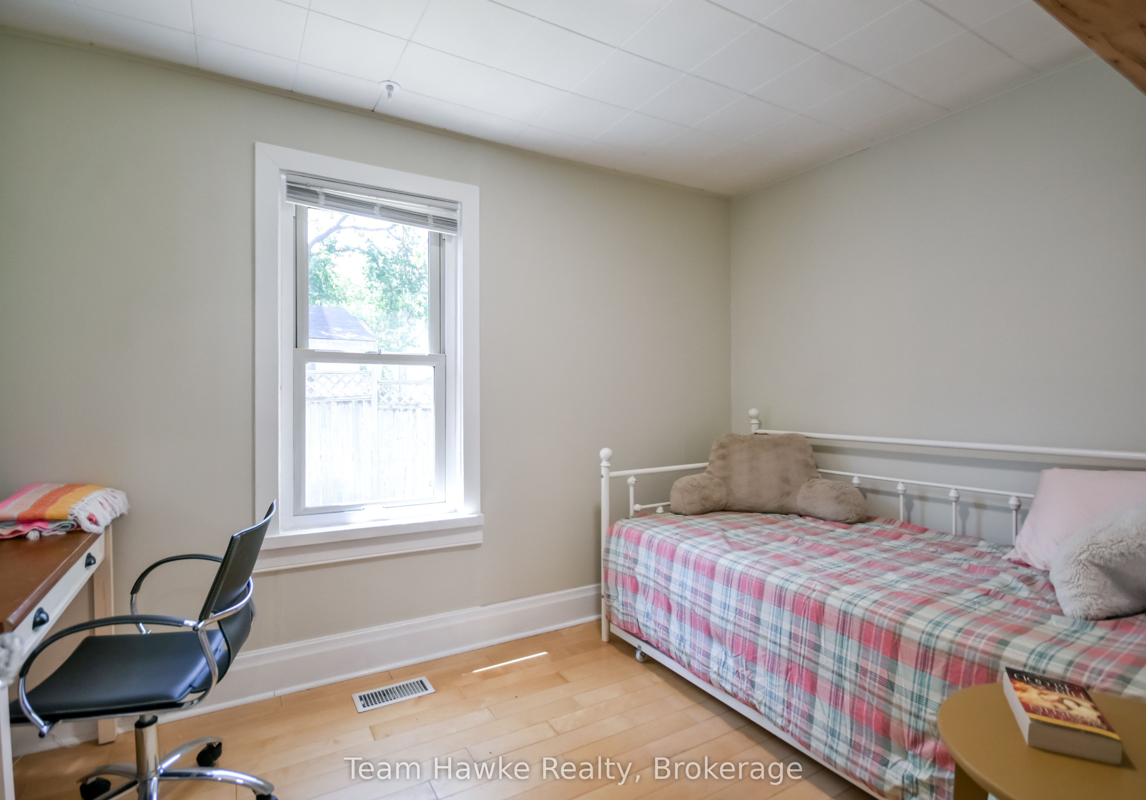 346 Yonge Street Property Photo 23