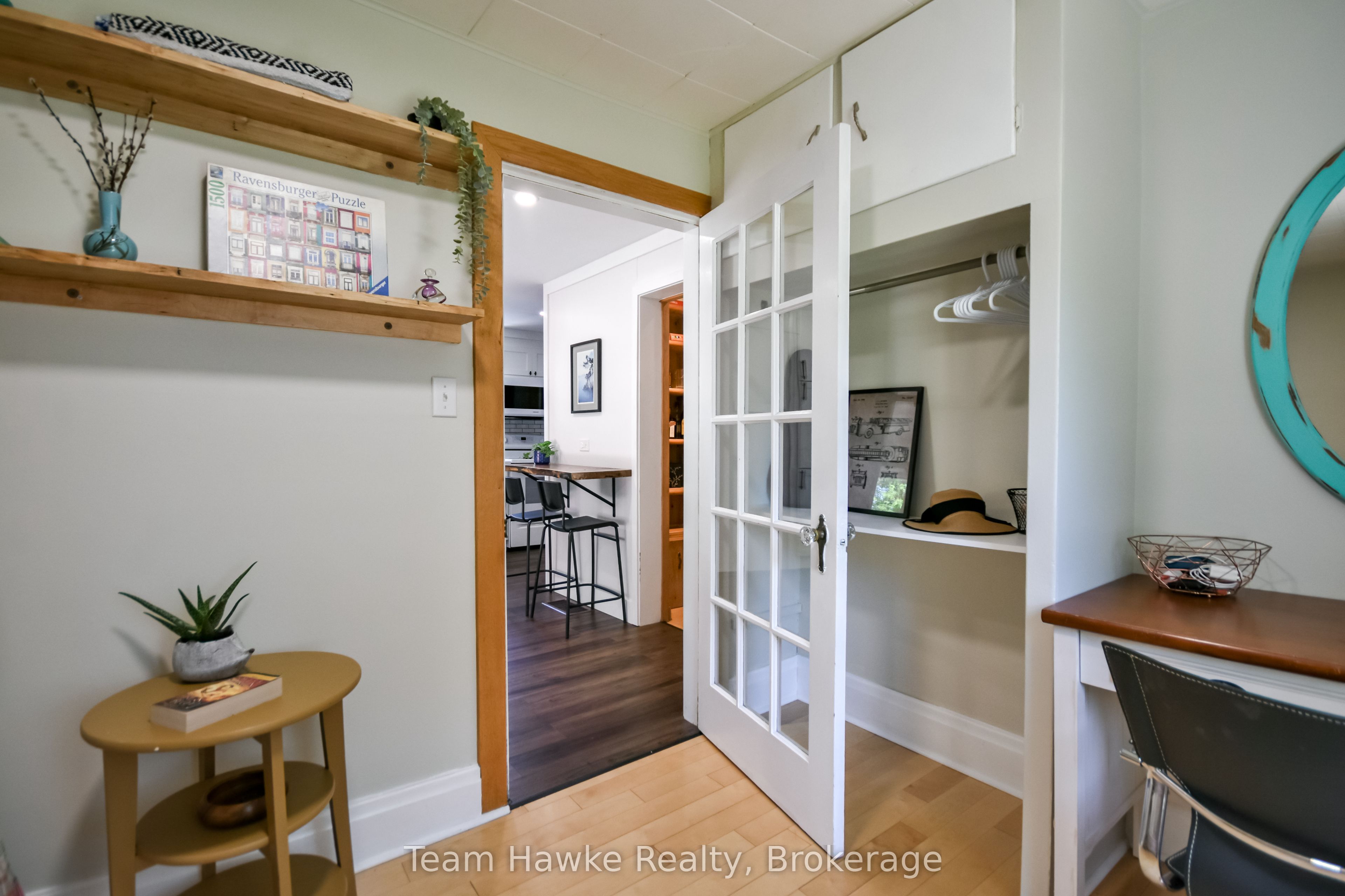 346 Yonge Street Property Photo 24