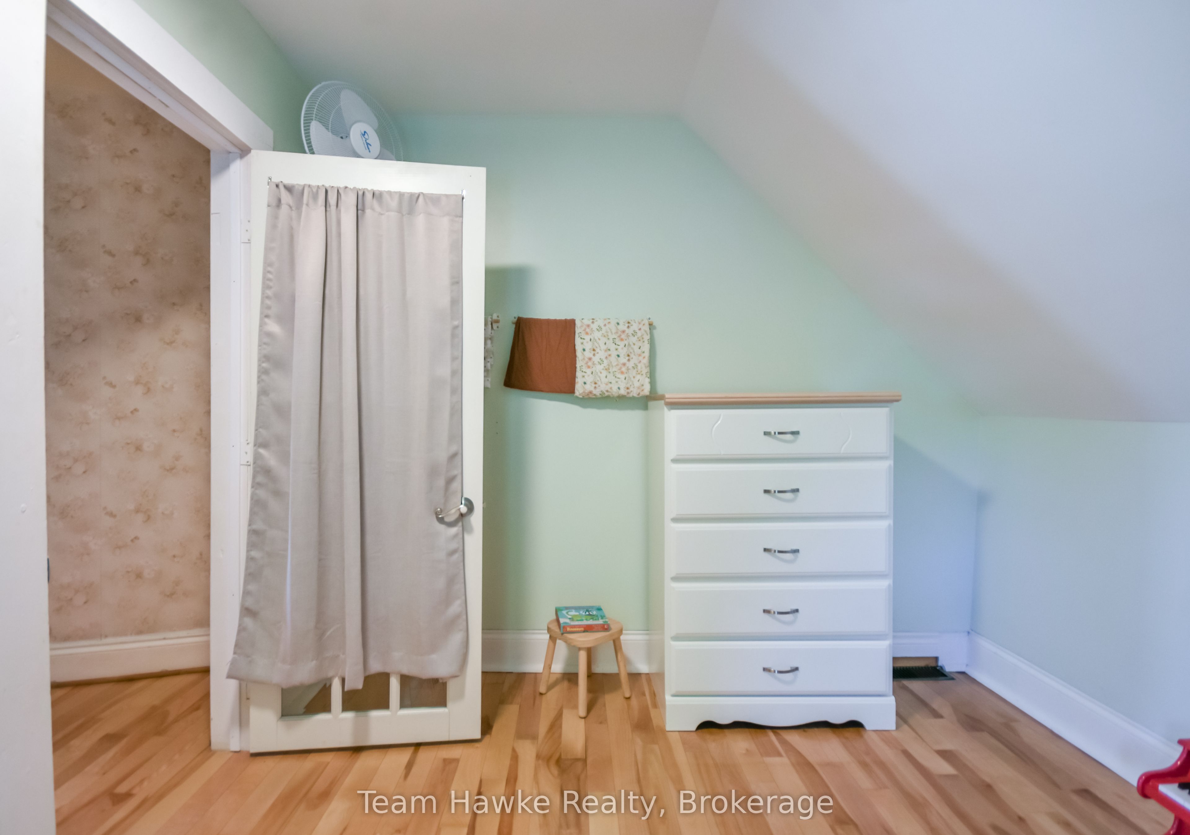 346 Yonge Street Property Photo 33