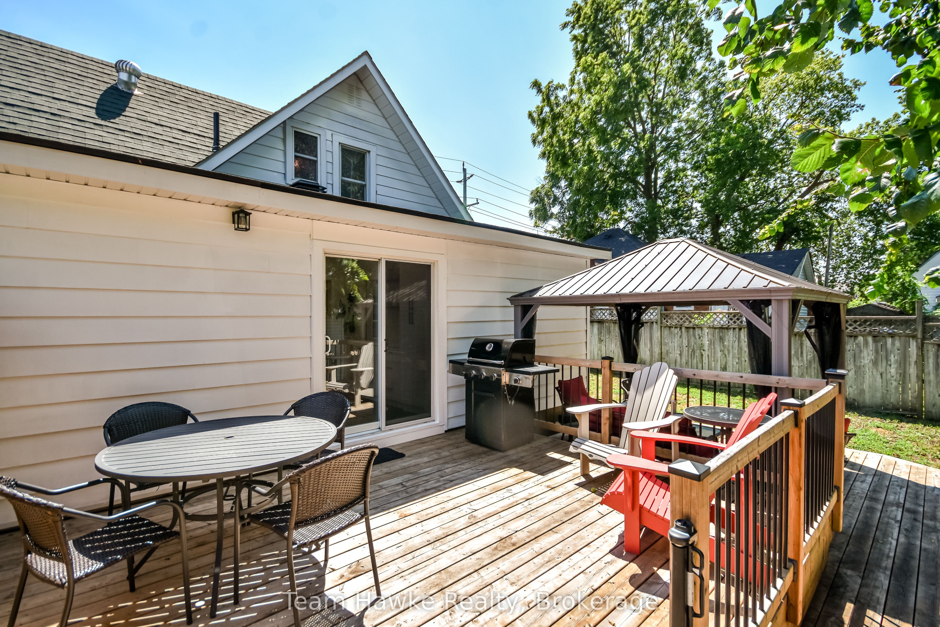 346 Yonge Street Property Photo 40