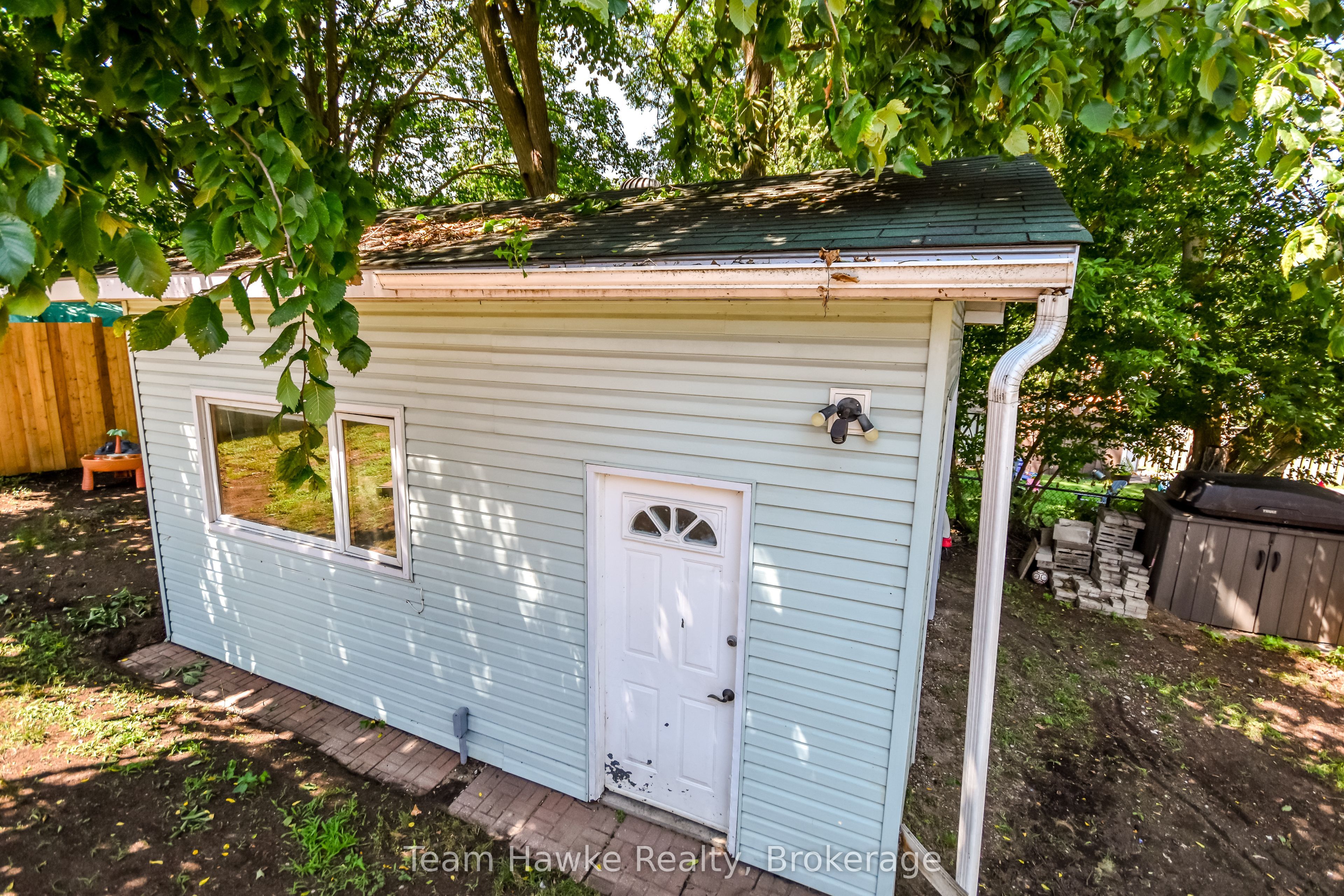 346 Yonge Street Property Photo 46