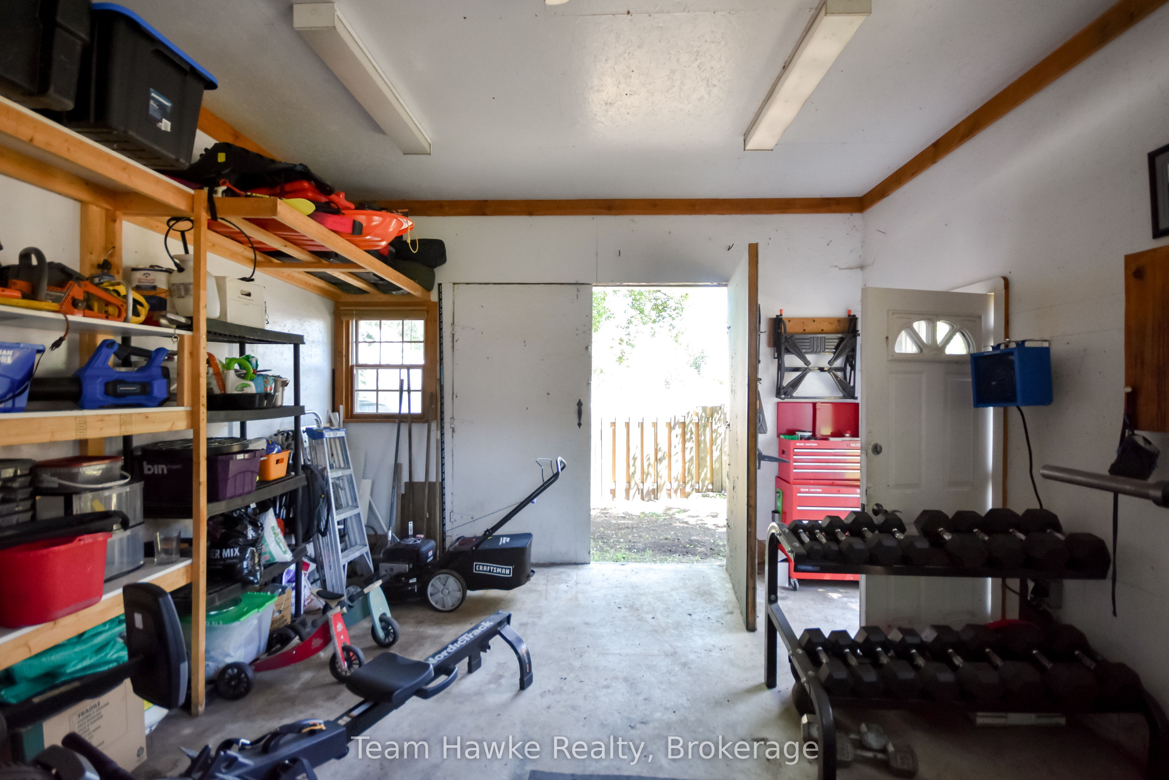 346 Yonge Street Property Photo 48