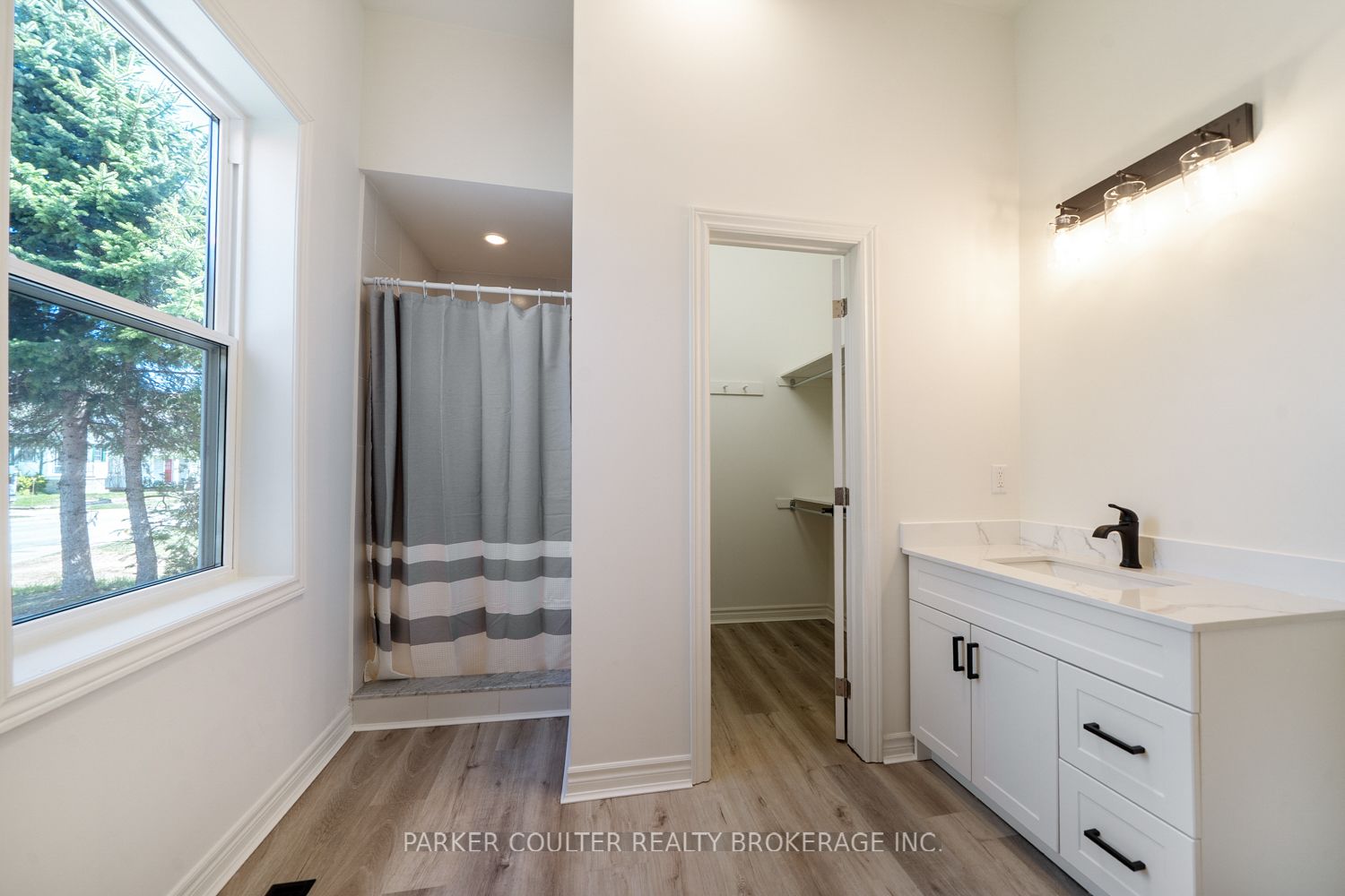 176 Sixth Street Property Photo 6
