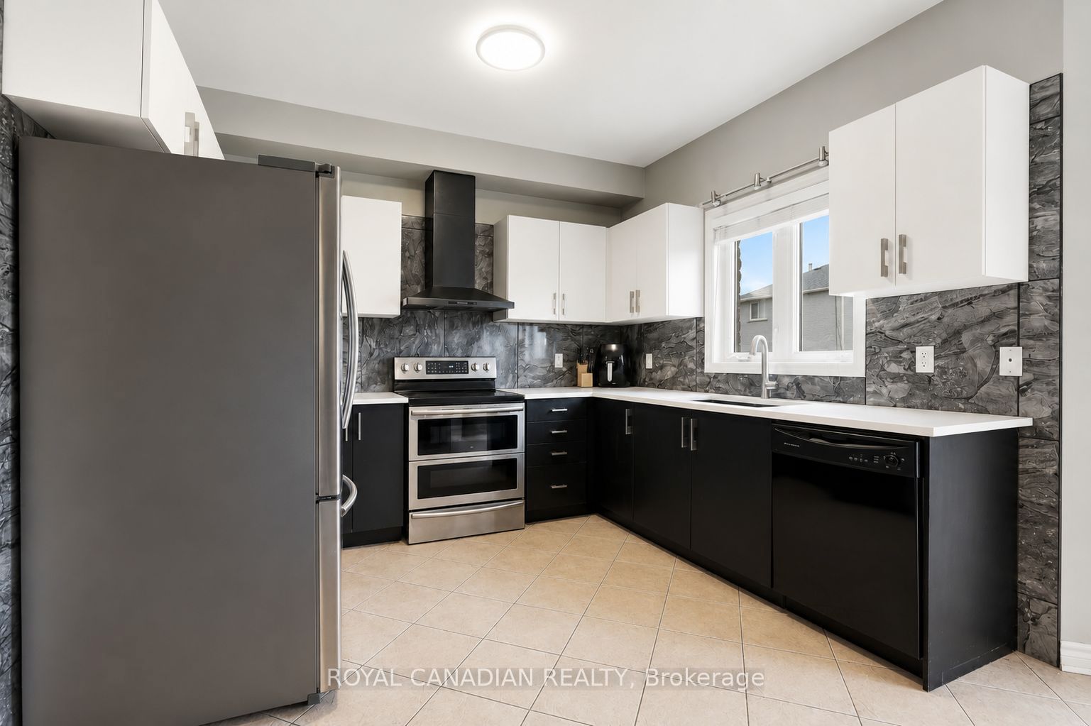 264 Country Lane Property Photo 9