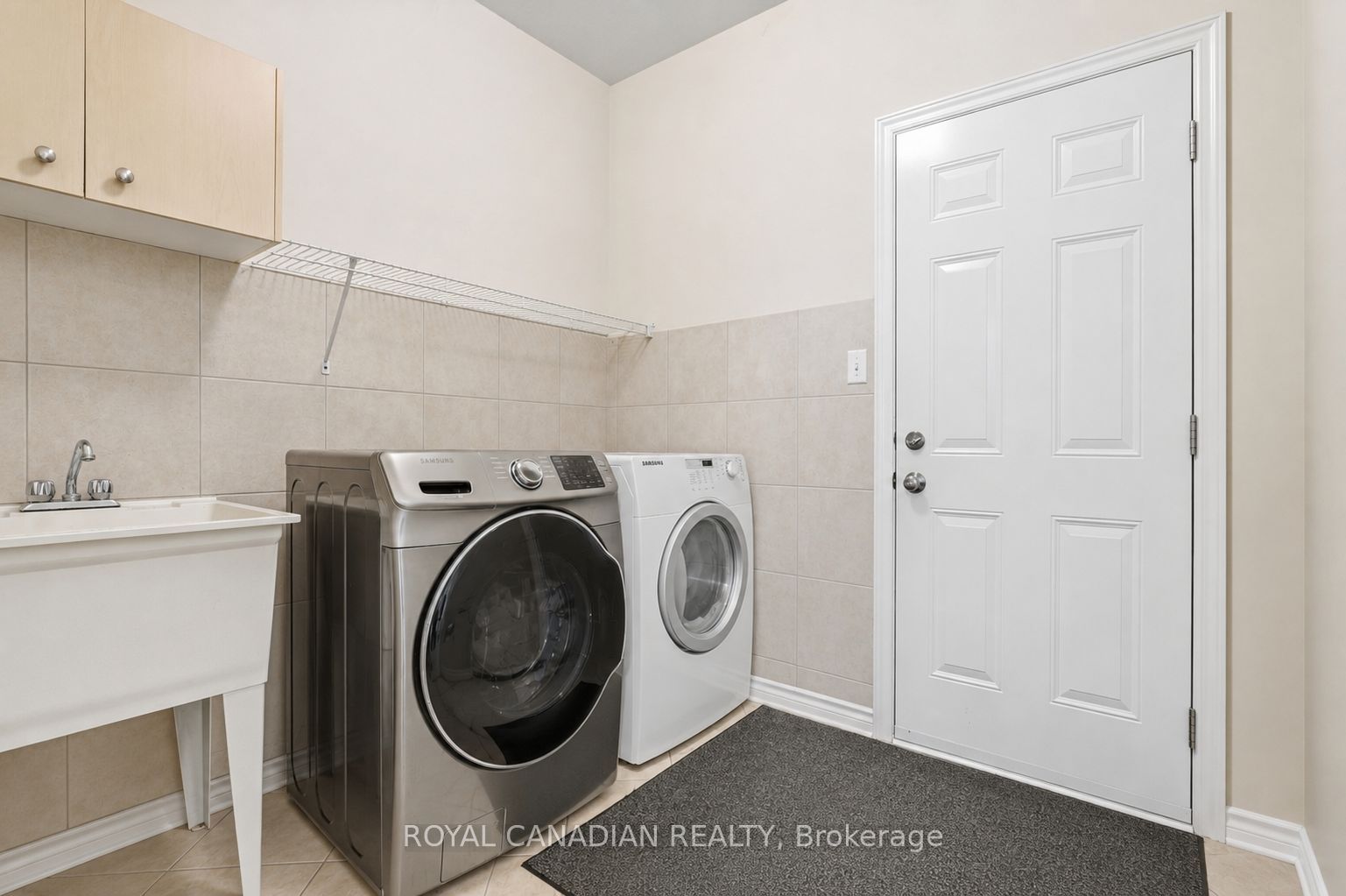 264 Country Lane Property Photo 14