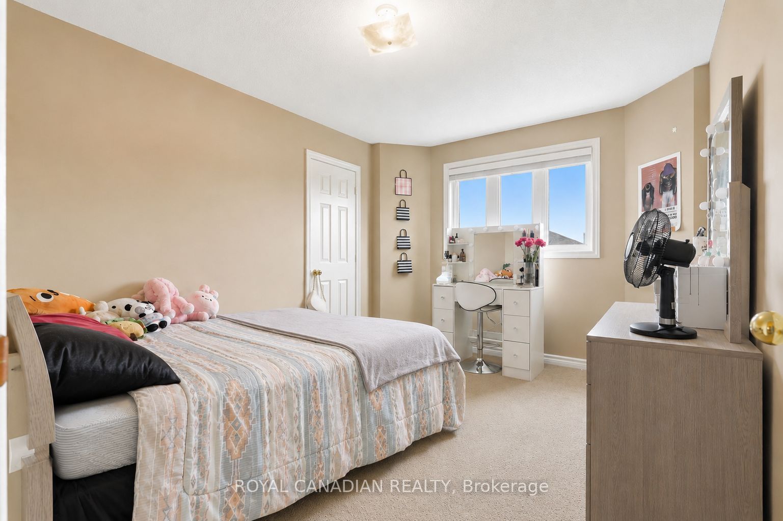 264 Country Lane Property Photo 16