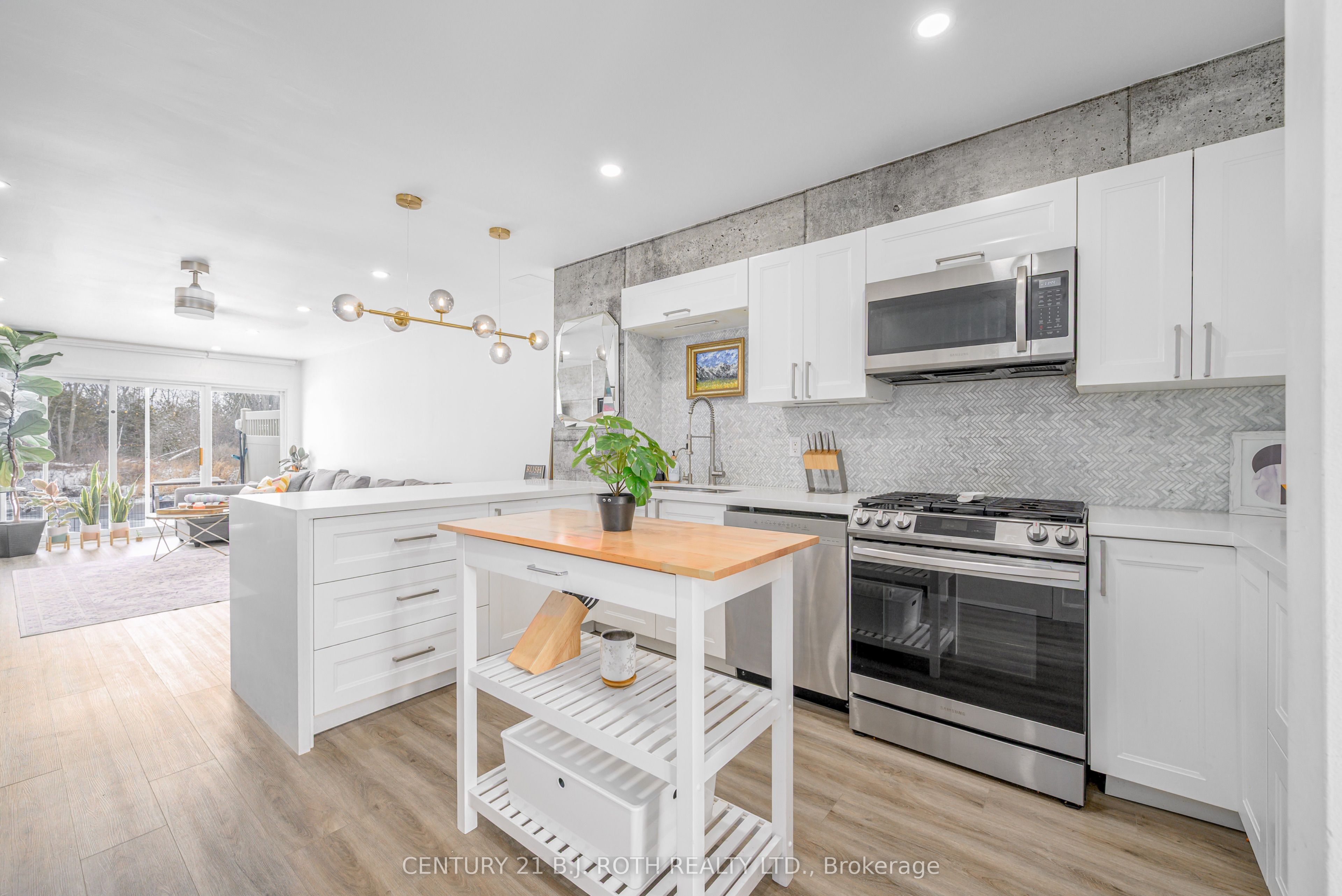 4 Paradise Boulevard 19 Property Photo 7