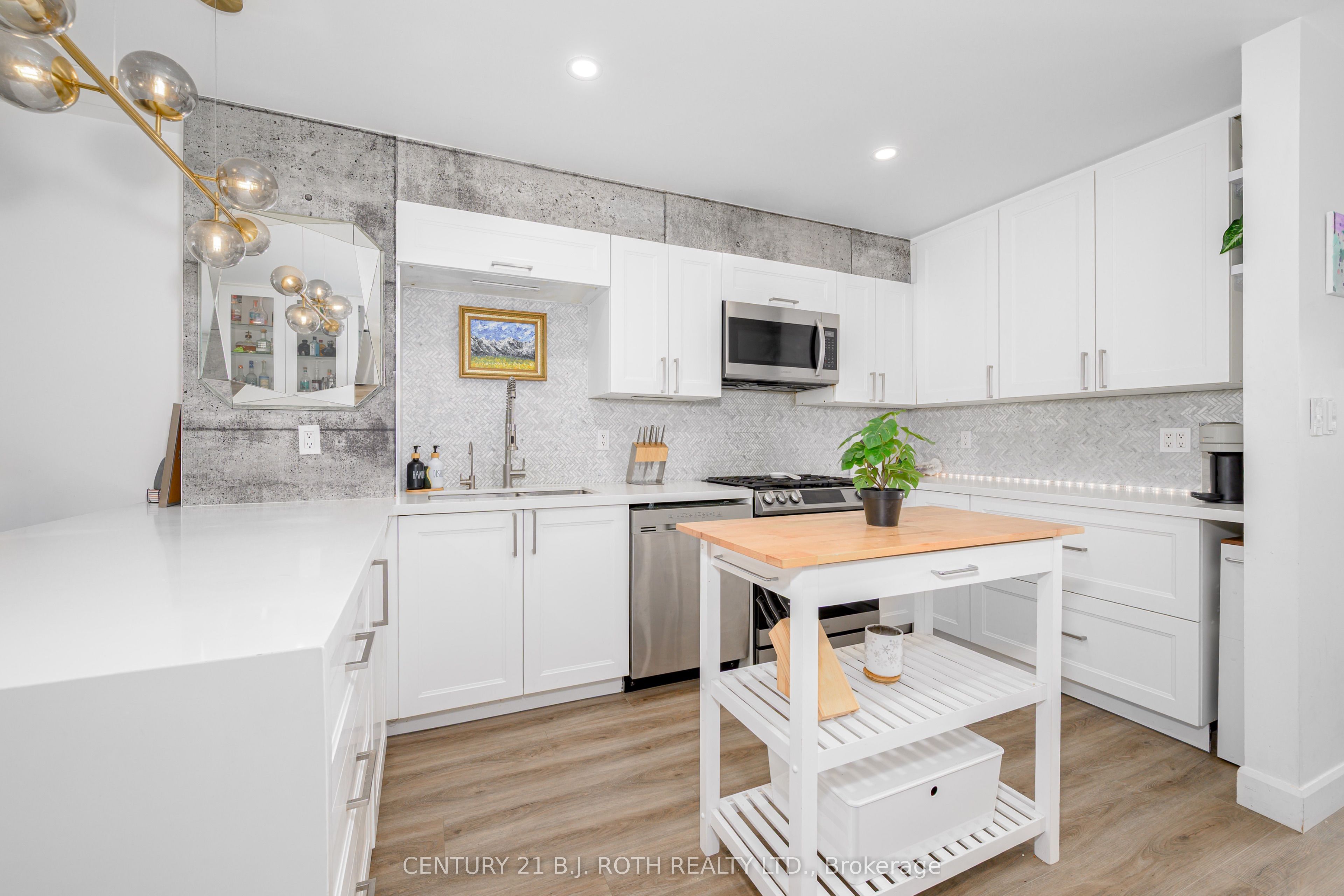 4 Paradise Boulevard 19 Property Photo 8