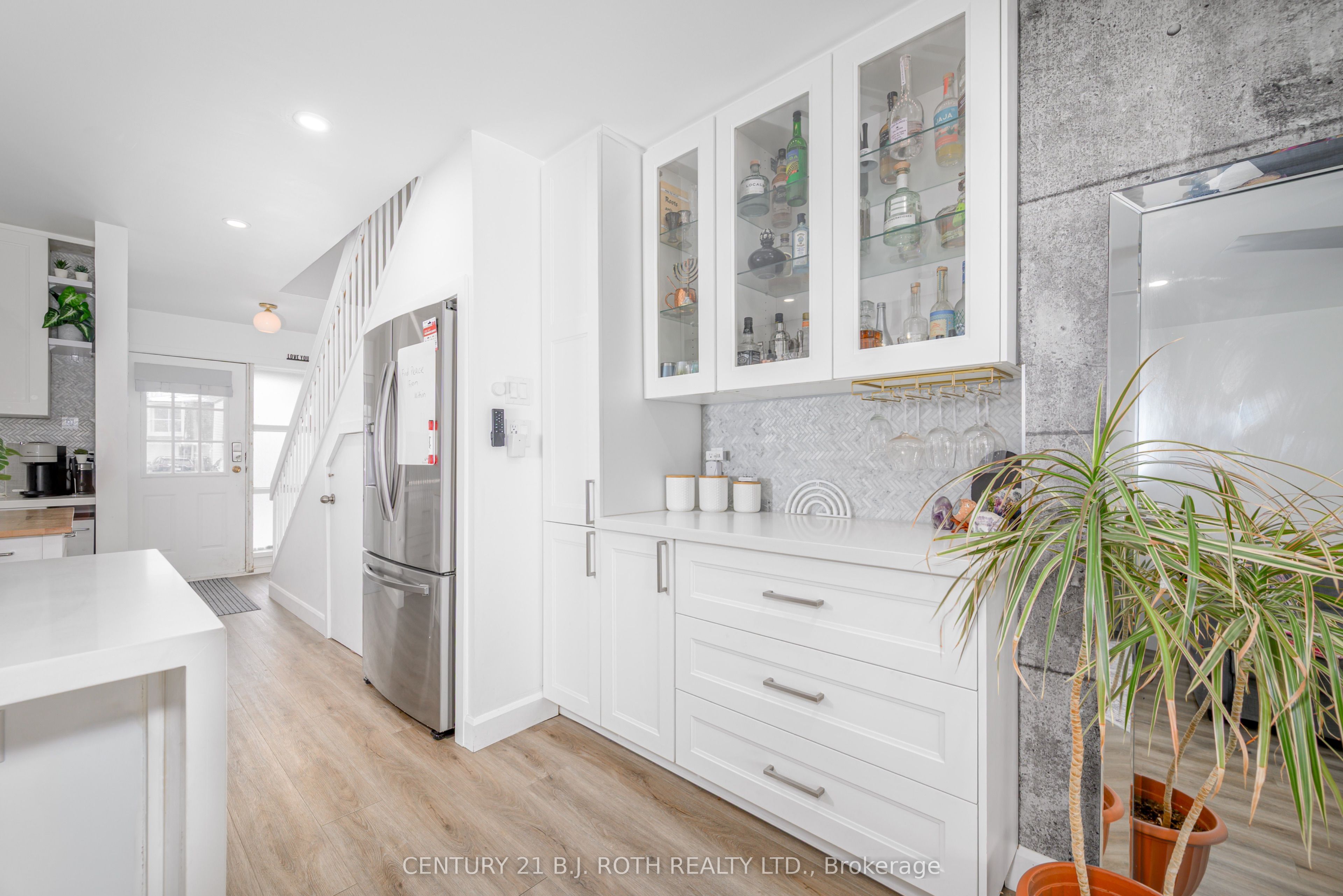 4 Paradise Boulevard 19 Property Photo 10