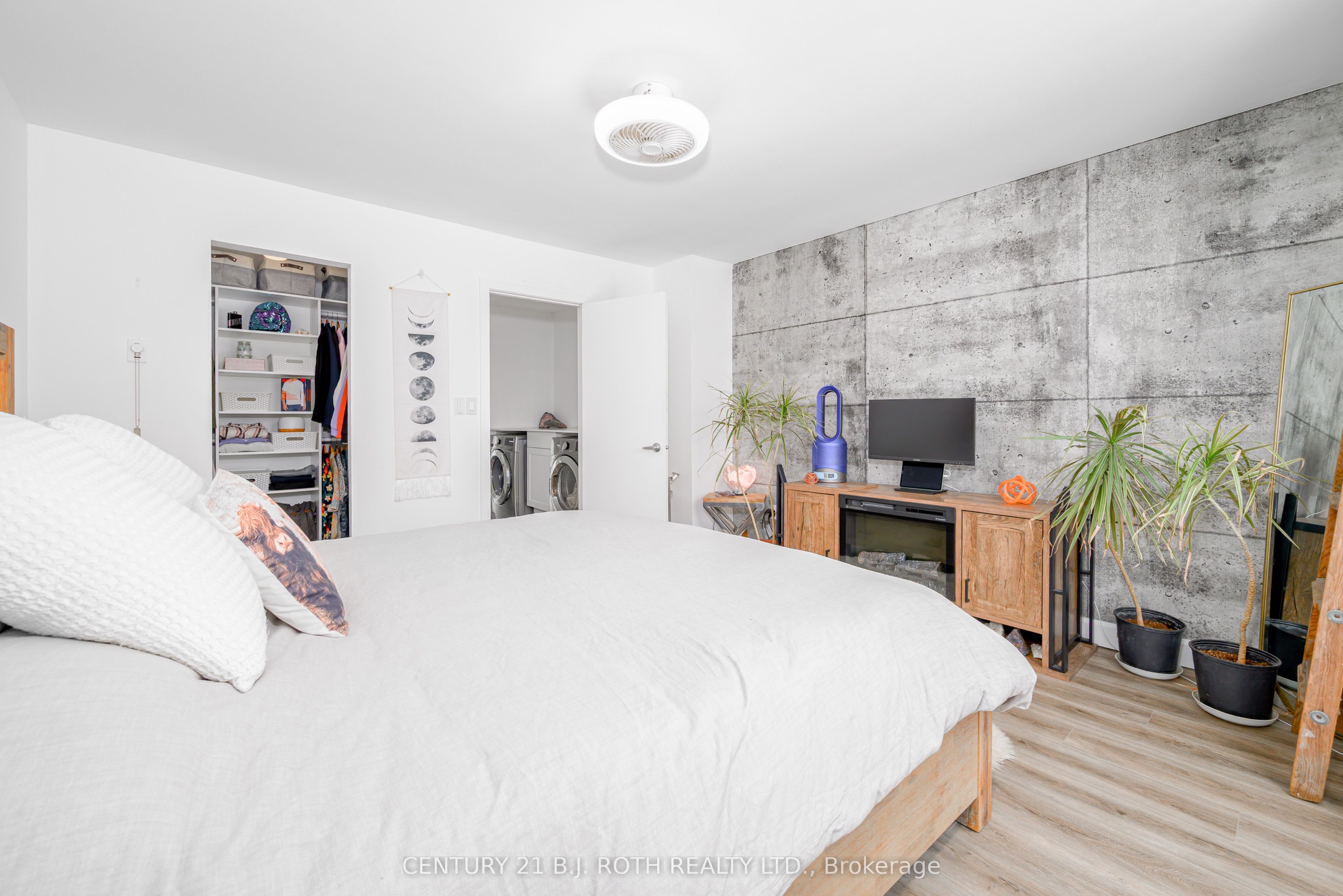 4 Paradise Boulevard 19 Property Photo 17