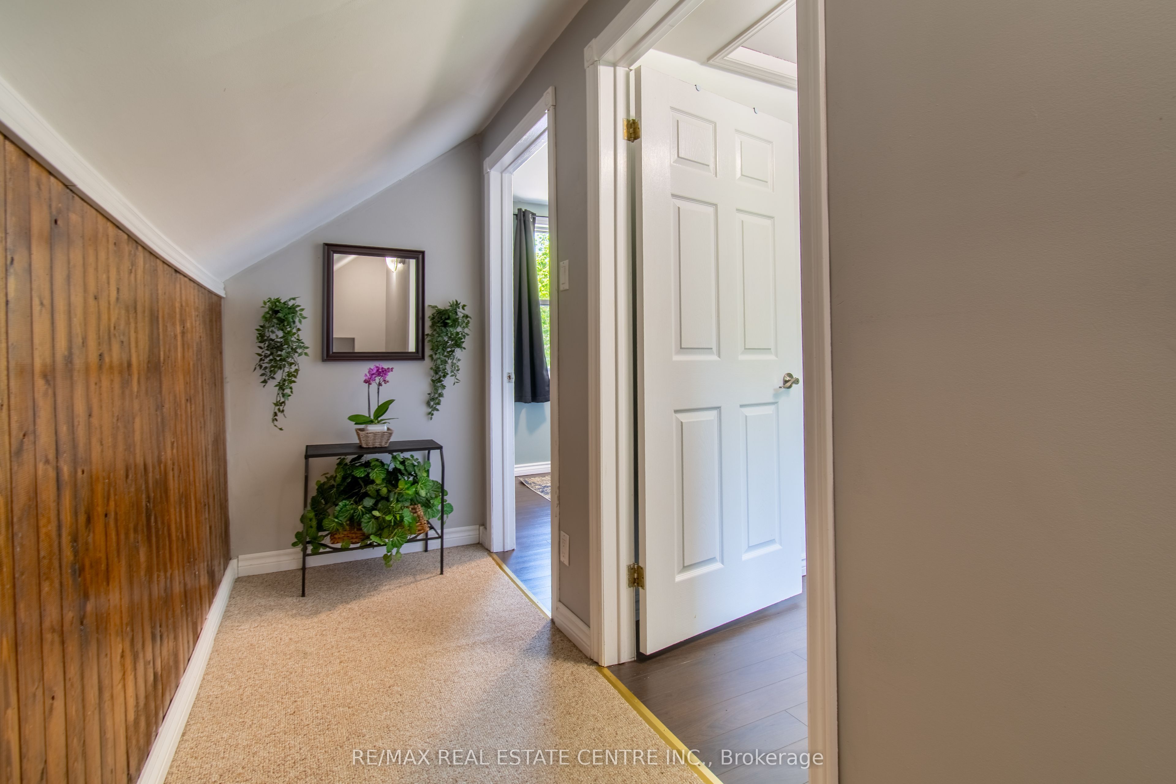 371 William Street Property Photo 16