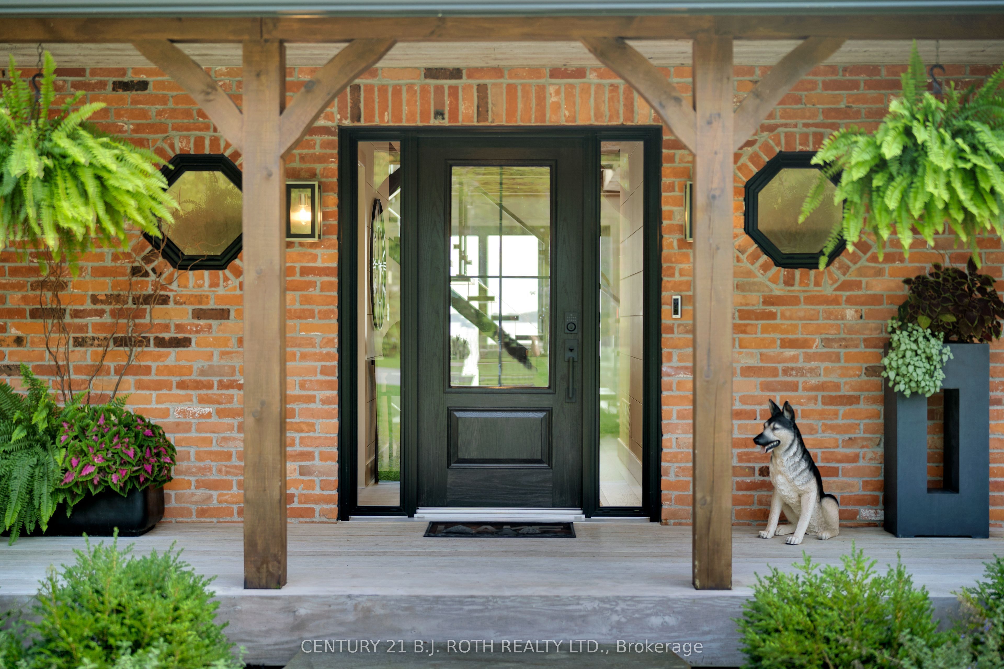 247 Lakeshore Road W Property Photo 8