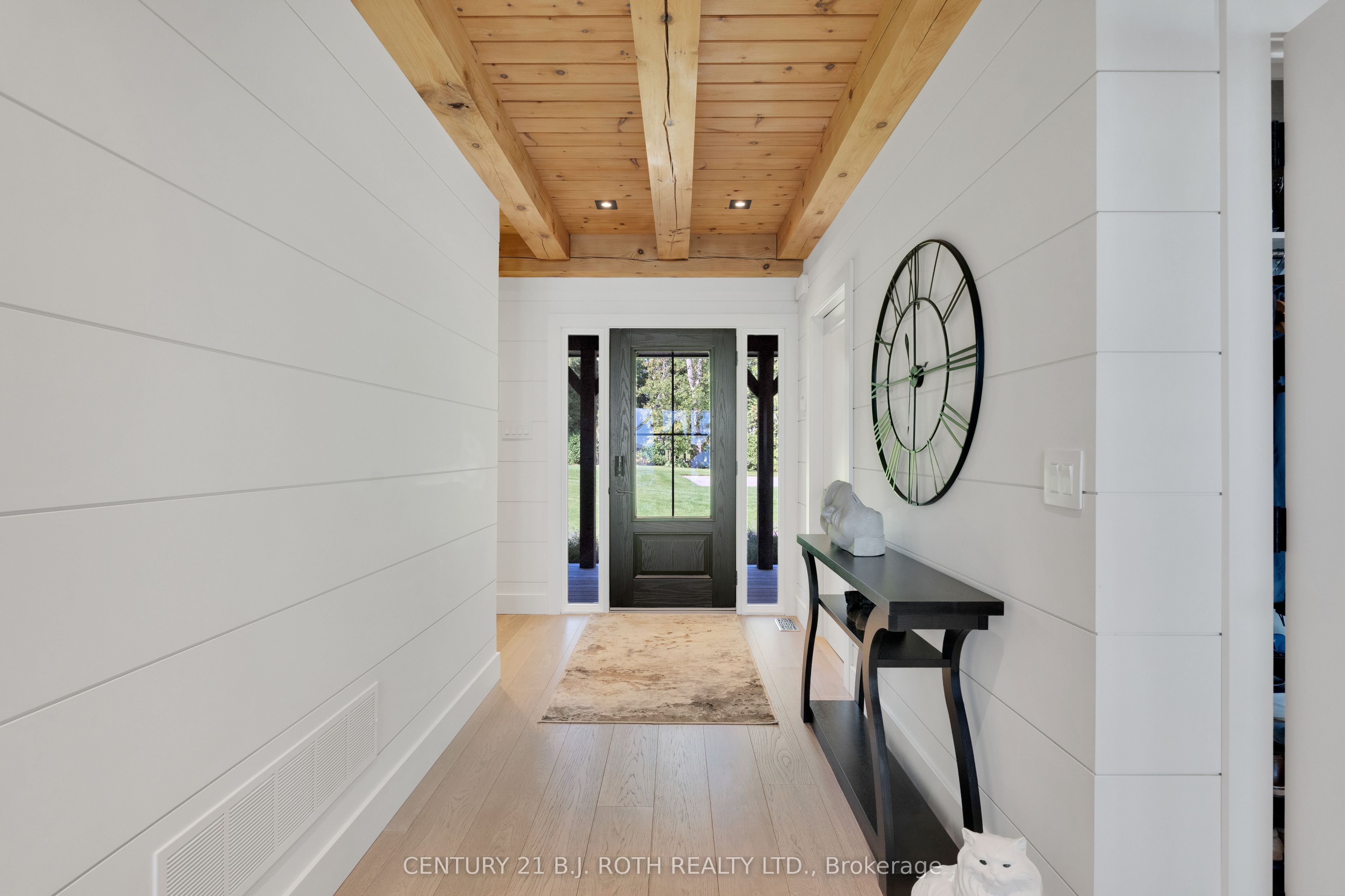 247 Lakeshore Road W Property Photo 9