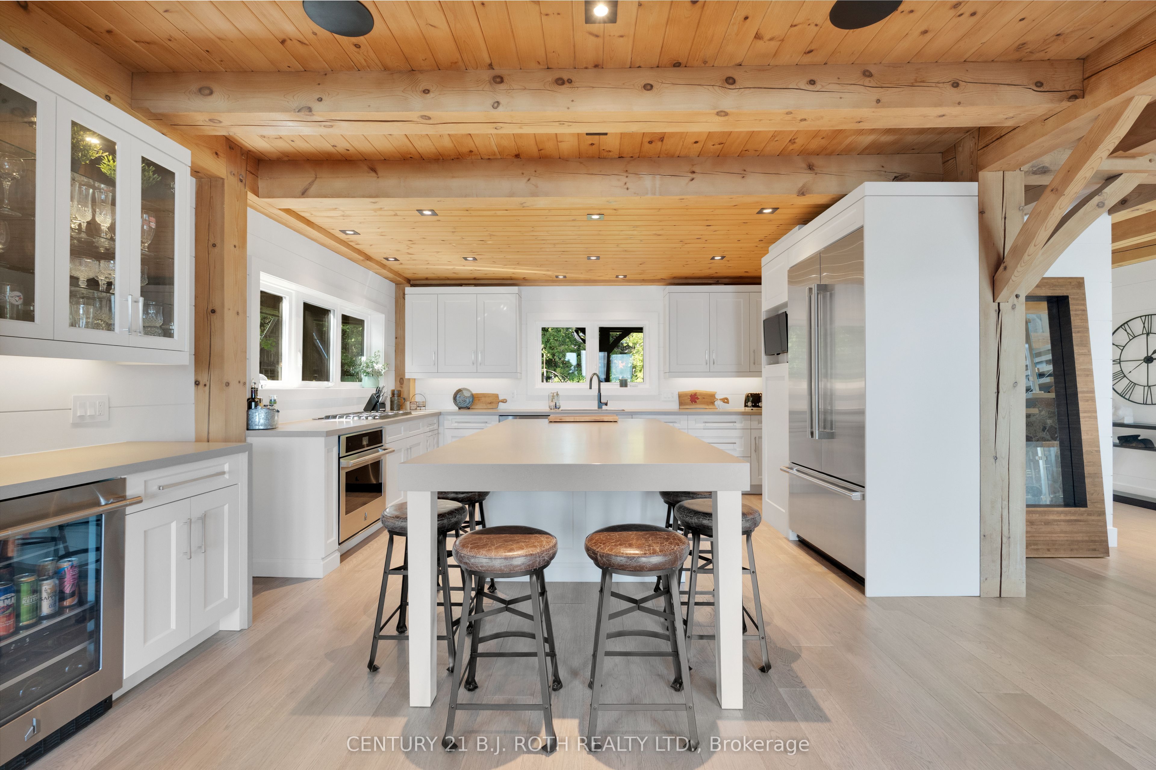 247 Lakeshore Road W Property Photo 13