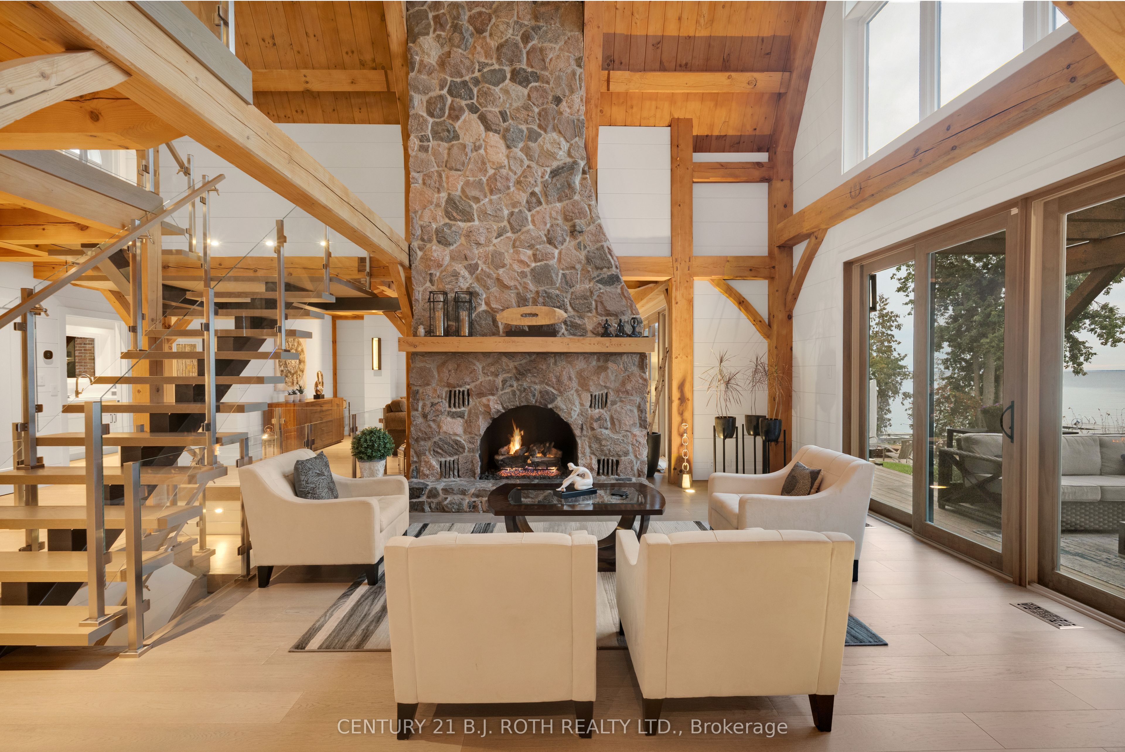 247 Lakeshore Road W Property Photo 17