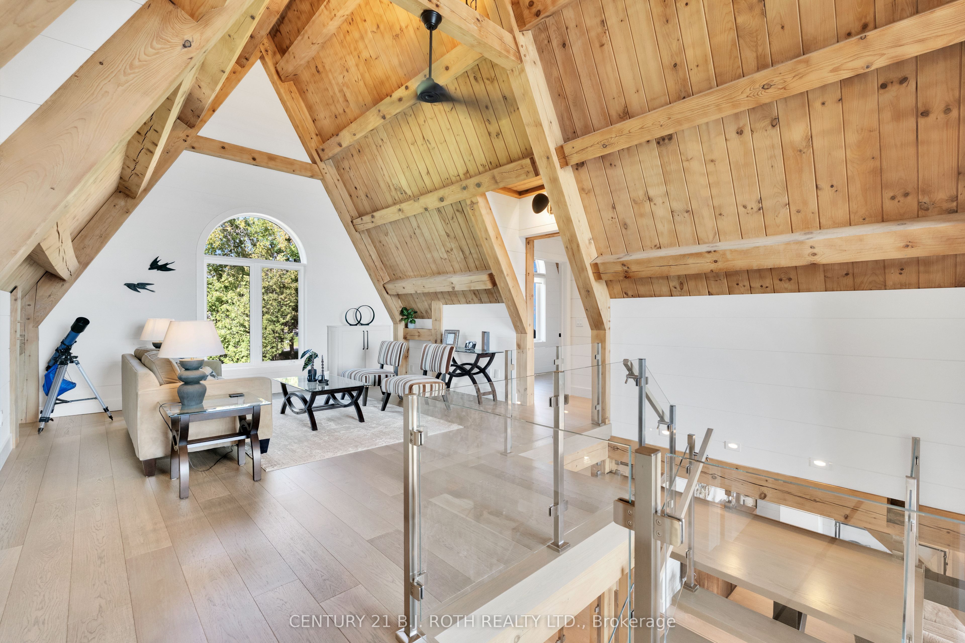 247 Lakeshore Road W Property Photo 22