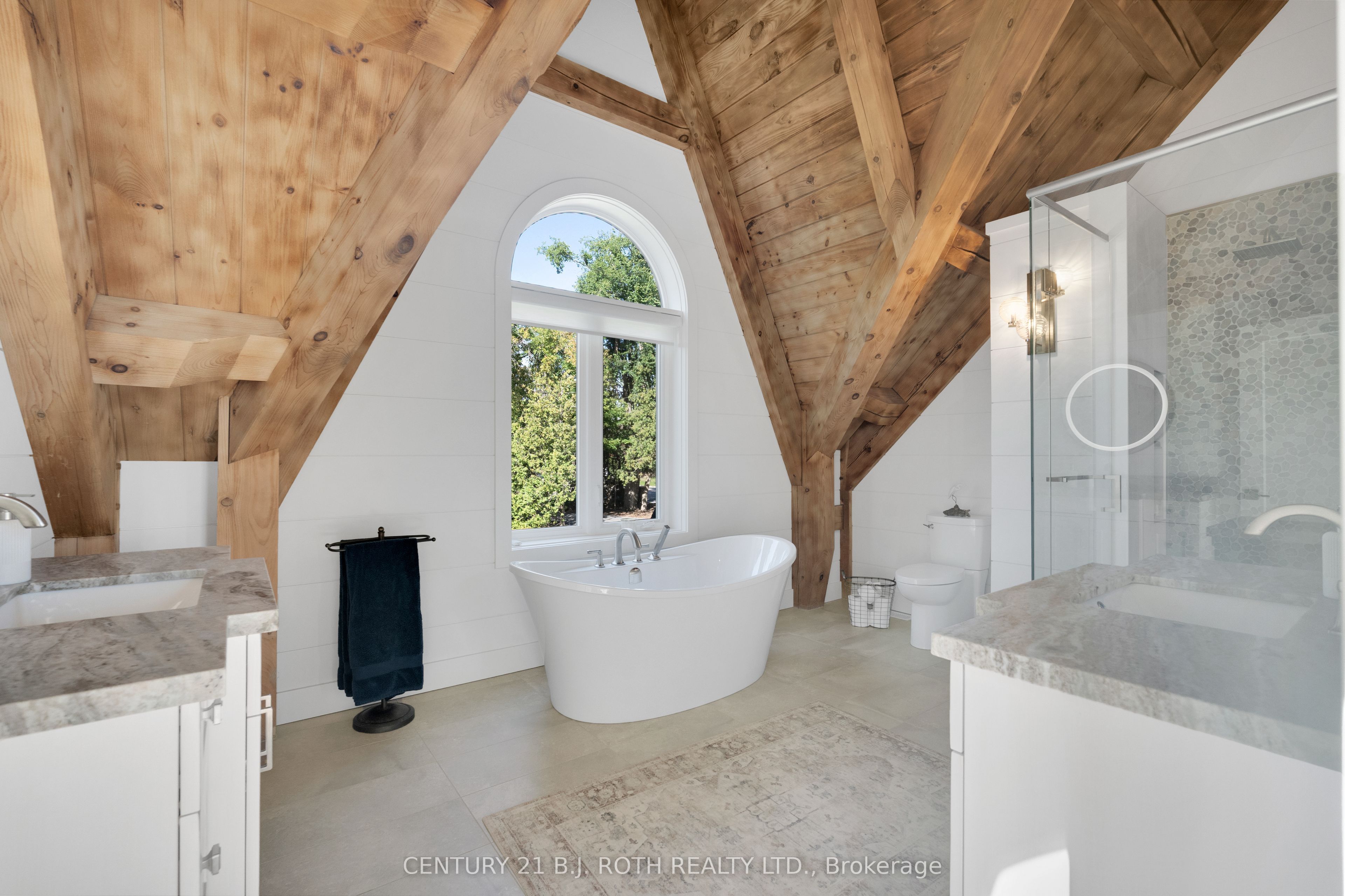 247 Lakeshore Road W Property Photo 25