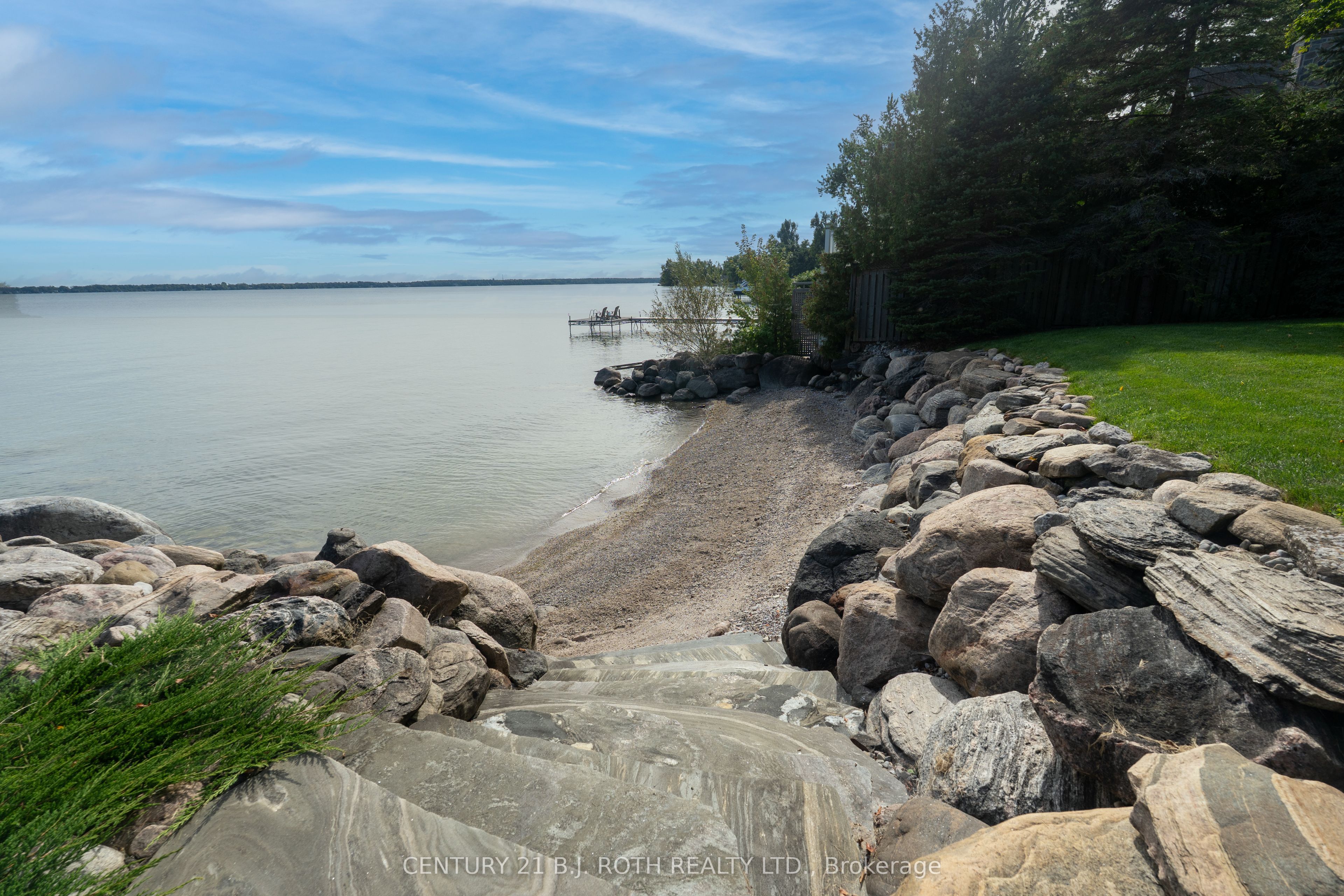 247 Lakeshore Road W Property Photo 39