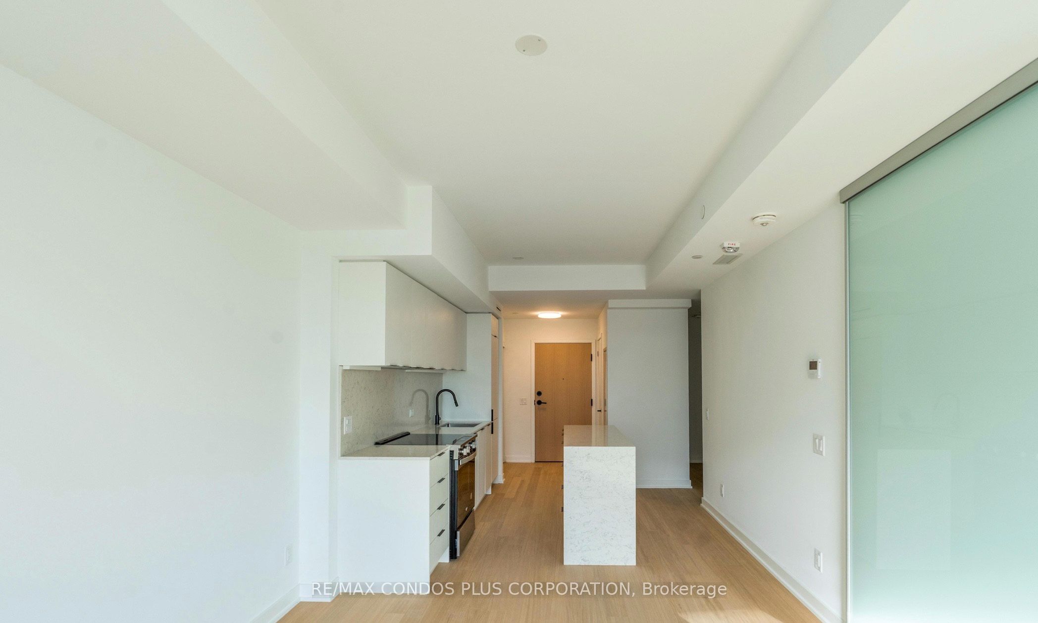 31 Huron Street 520 Property Photo 4