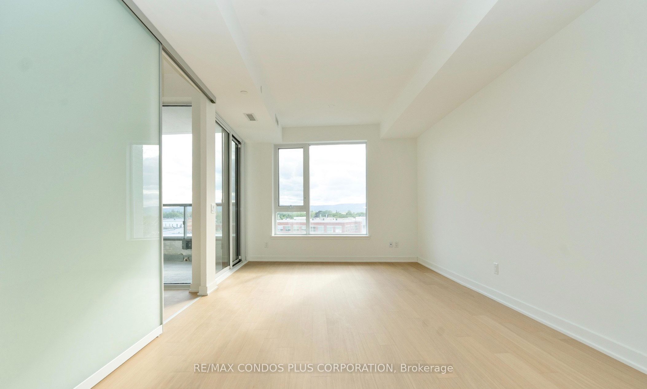 31 Huron Street 520 Property Photo 5