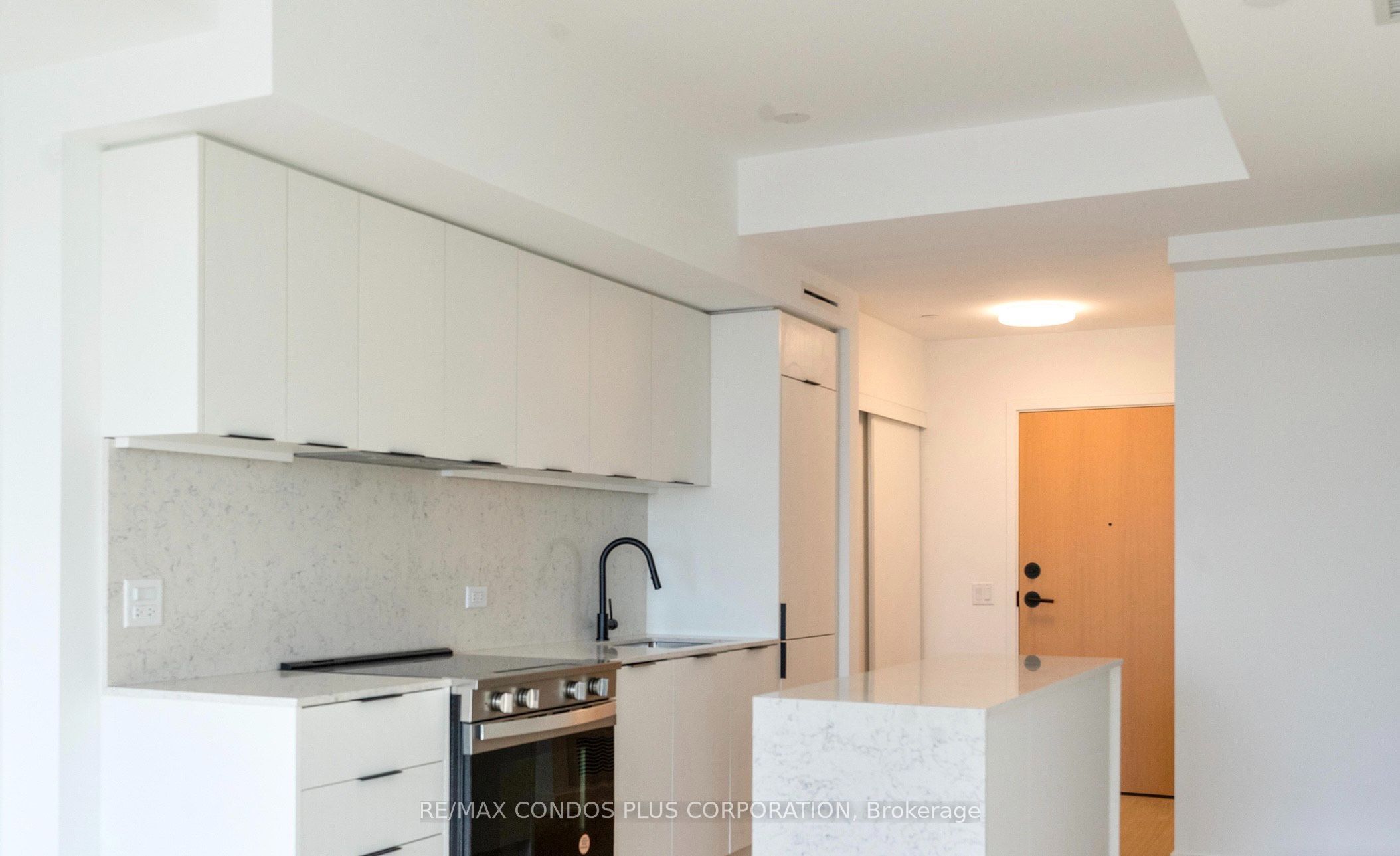 31 Huron Street 520 Property Photo 8