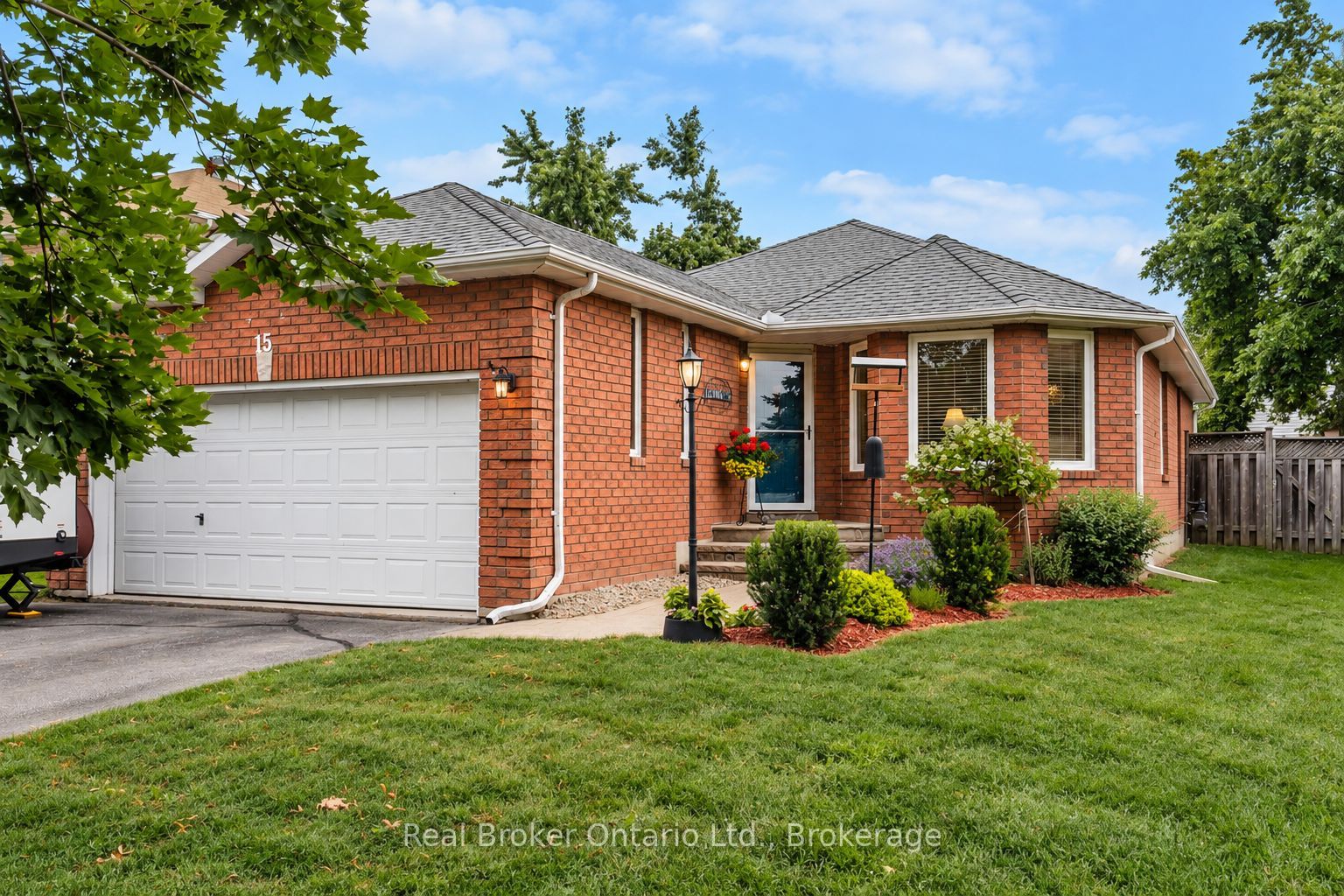 15 Neelands Street Property Photo 1