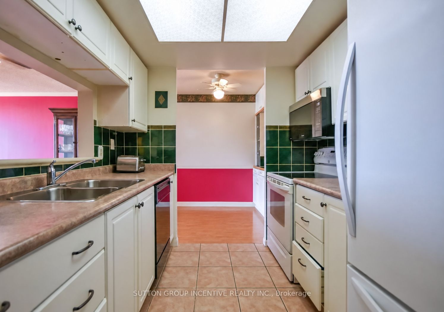 65 Ellen Street 1005 Property Photo 4