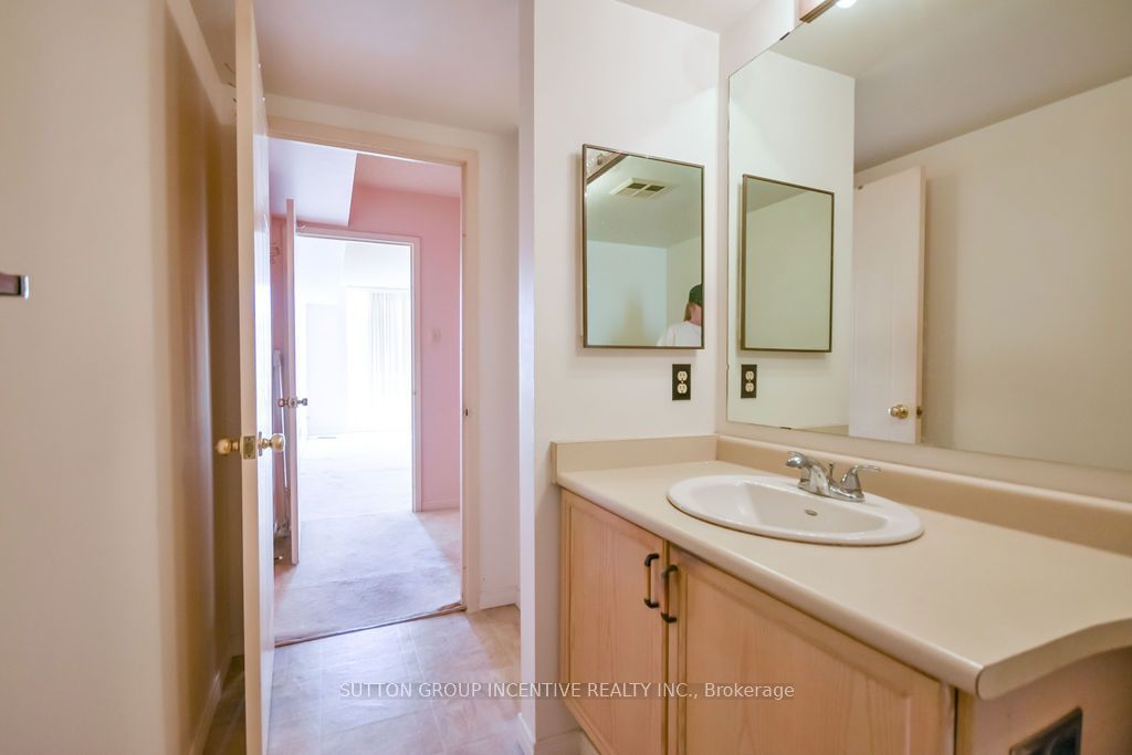 65 Ellen Street 1005 Property Photo 14