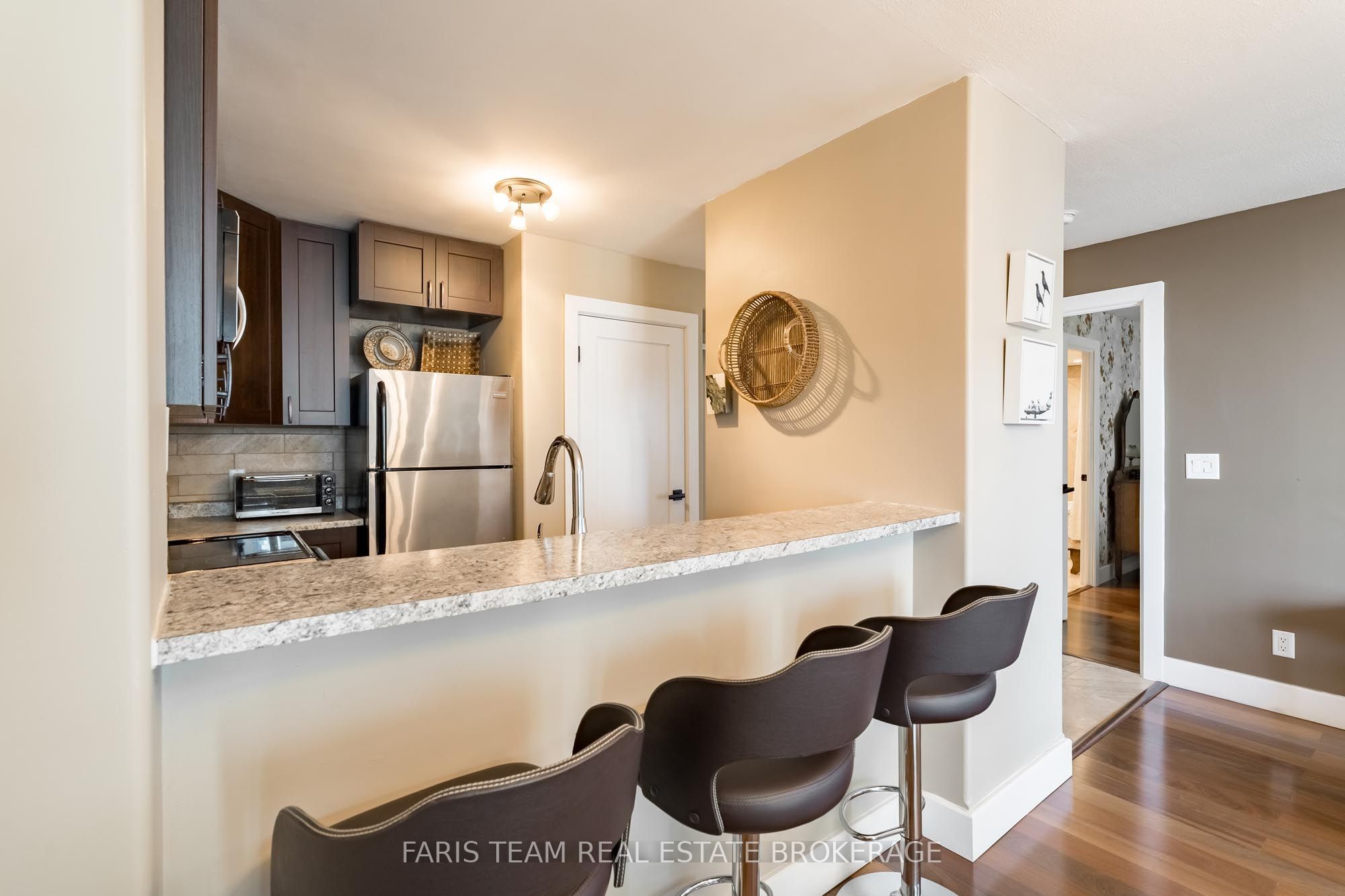 140 Dunlop Street E 508 Property Photo 11
