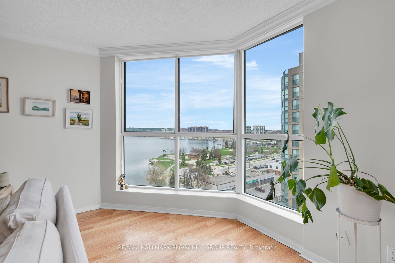 150 Dunlop Street E 904 Property Photo 2