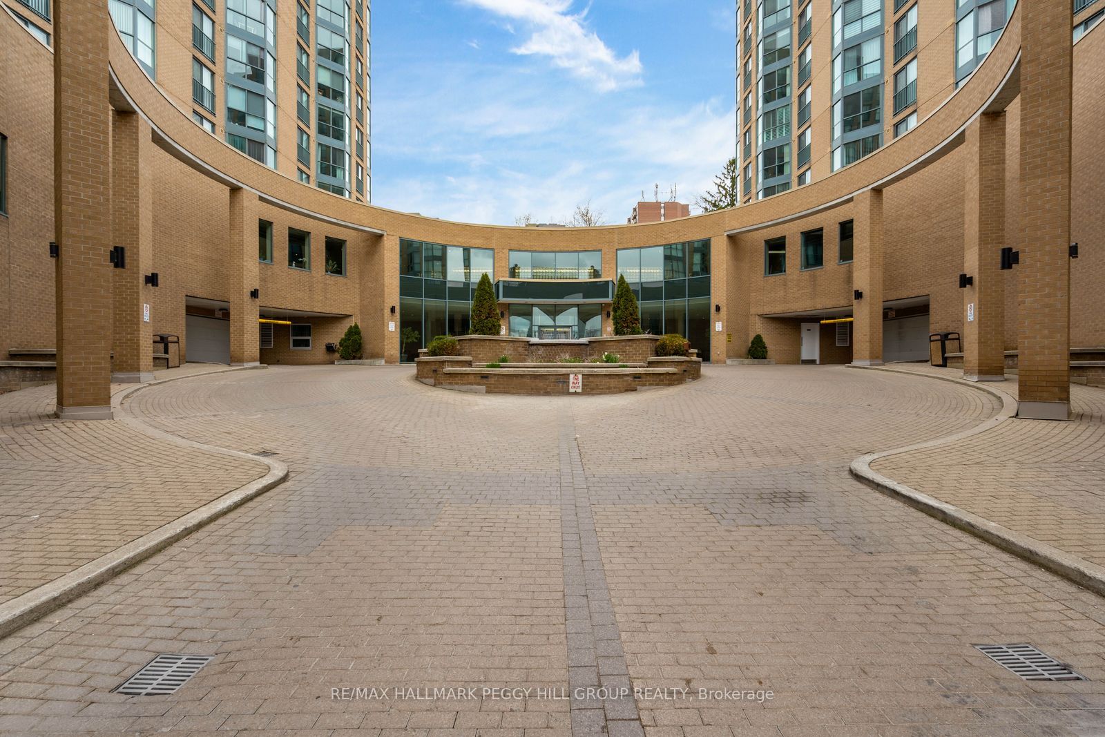 150 Dunlop Street E 904 Property Photo 14