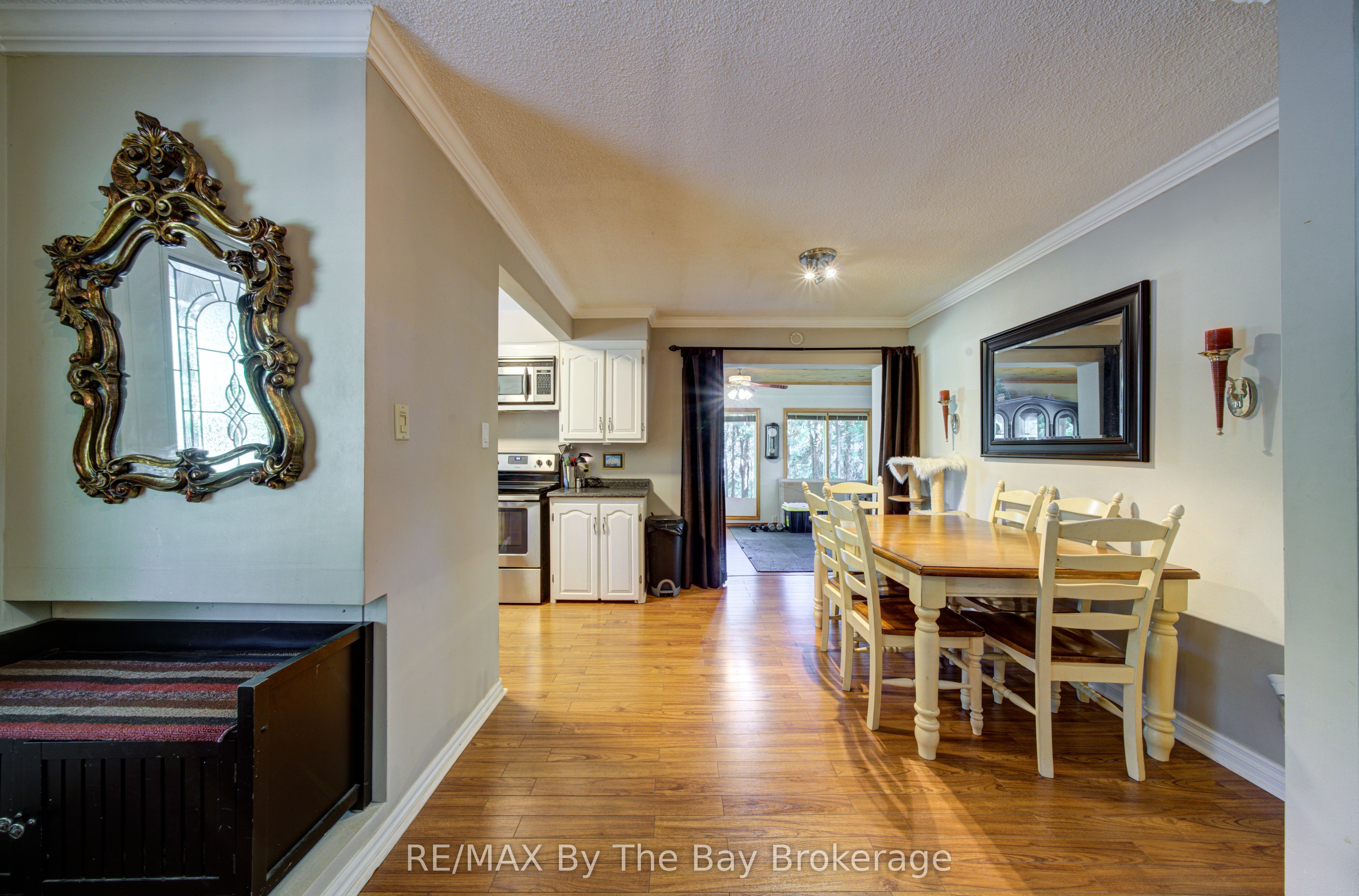1693 River Road W Property Photo 6