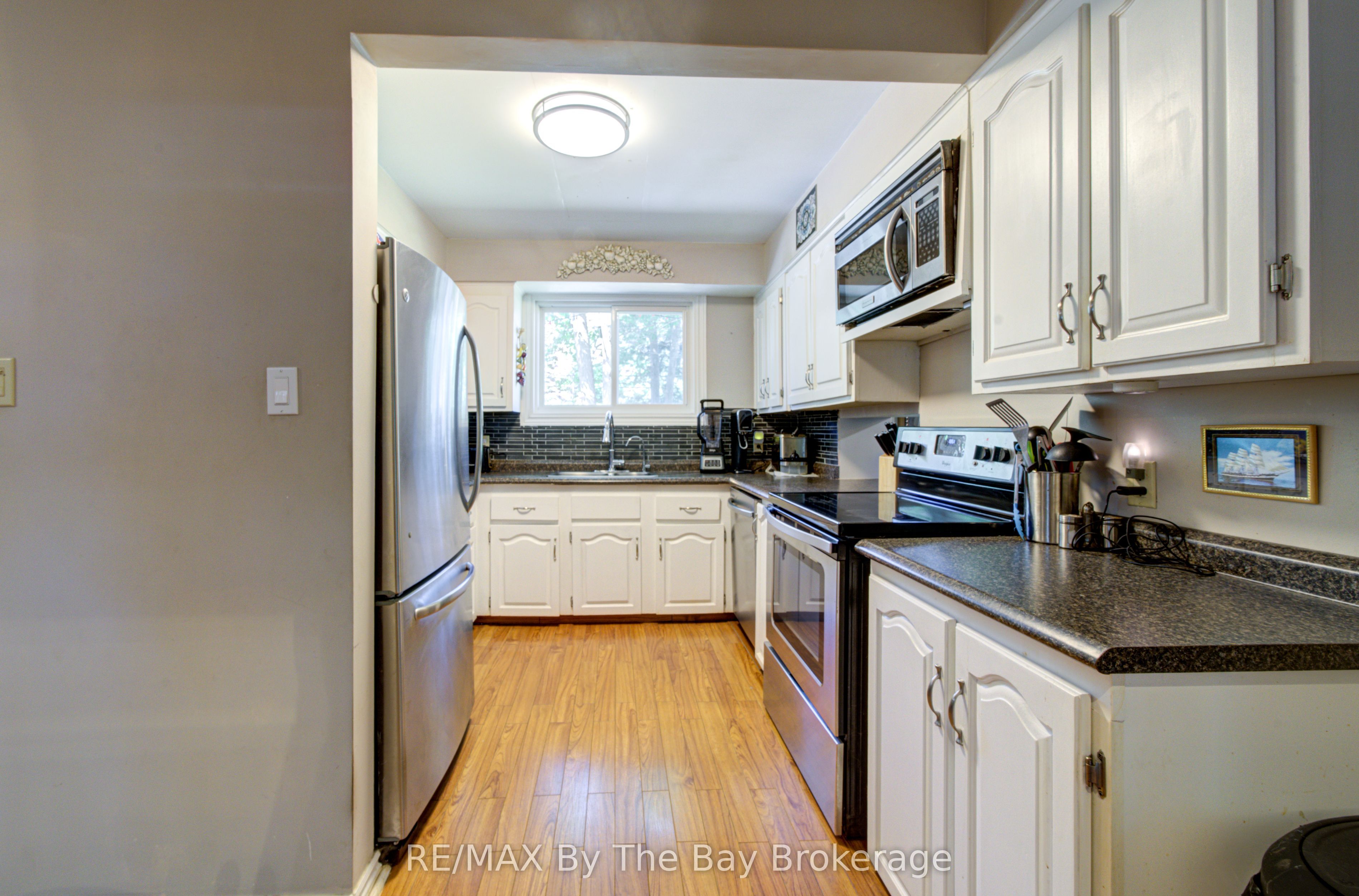 1693 River Road W Property Photo 10