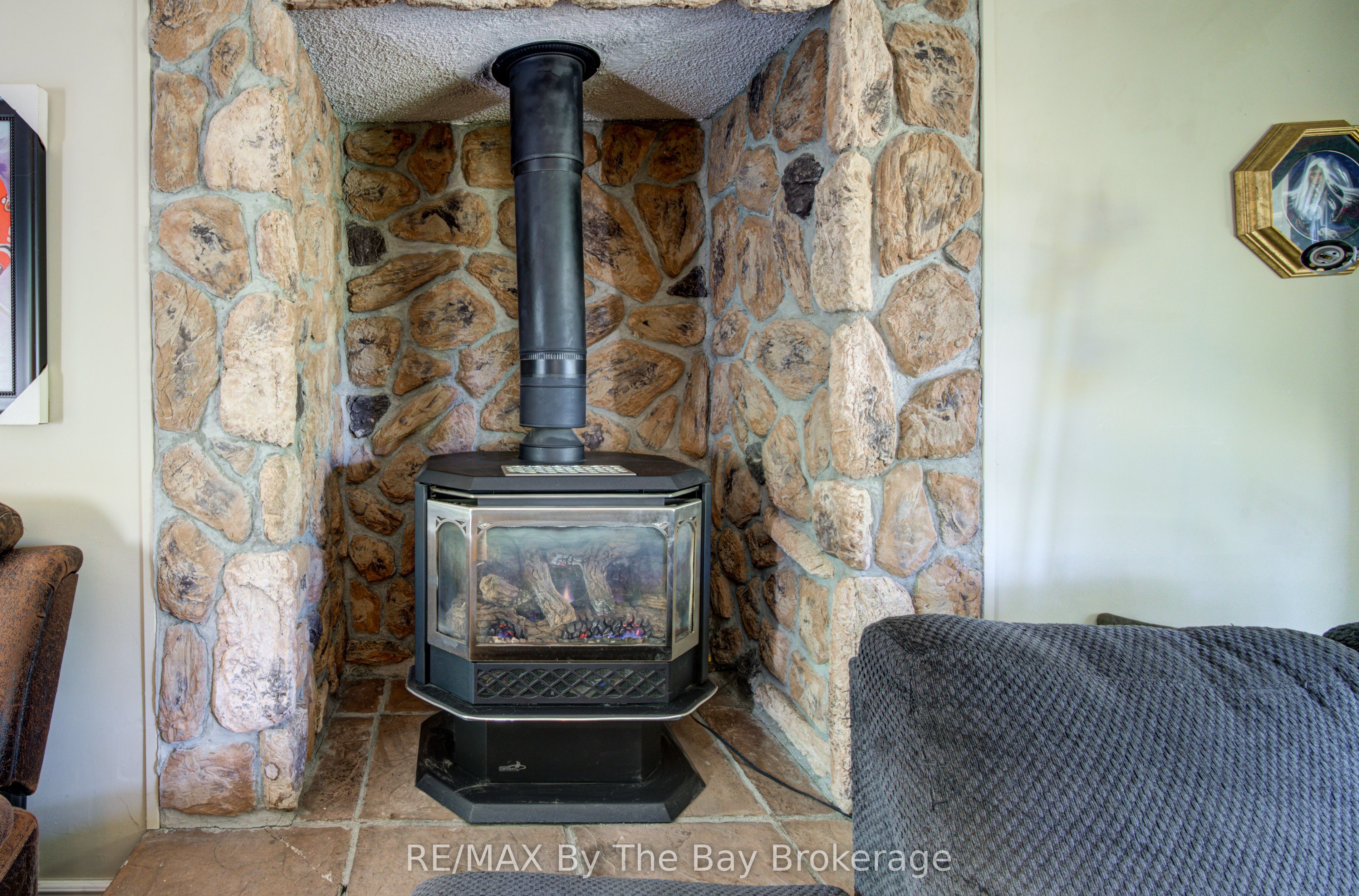 1693 River Road W Property Photo 24