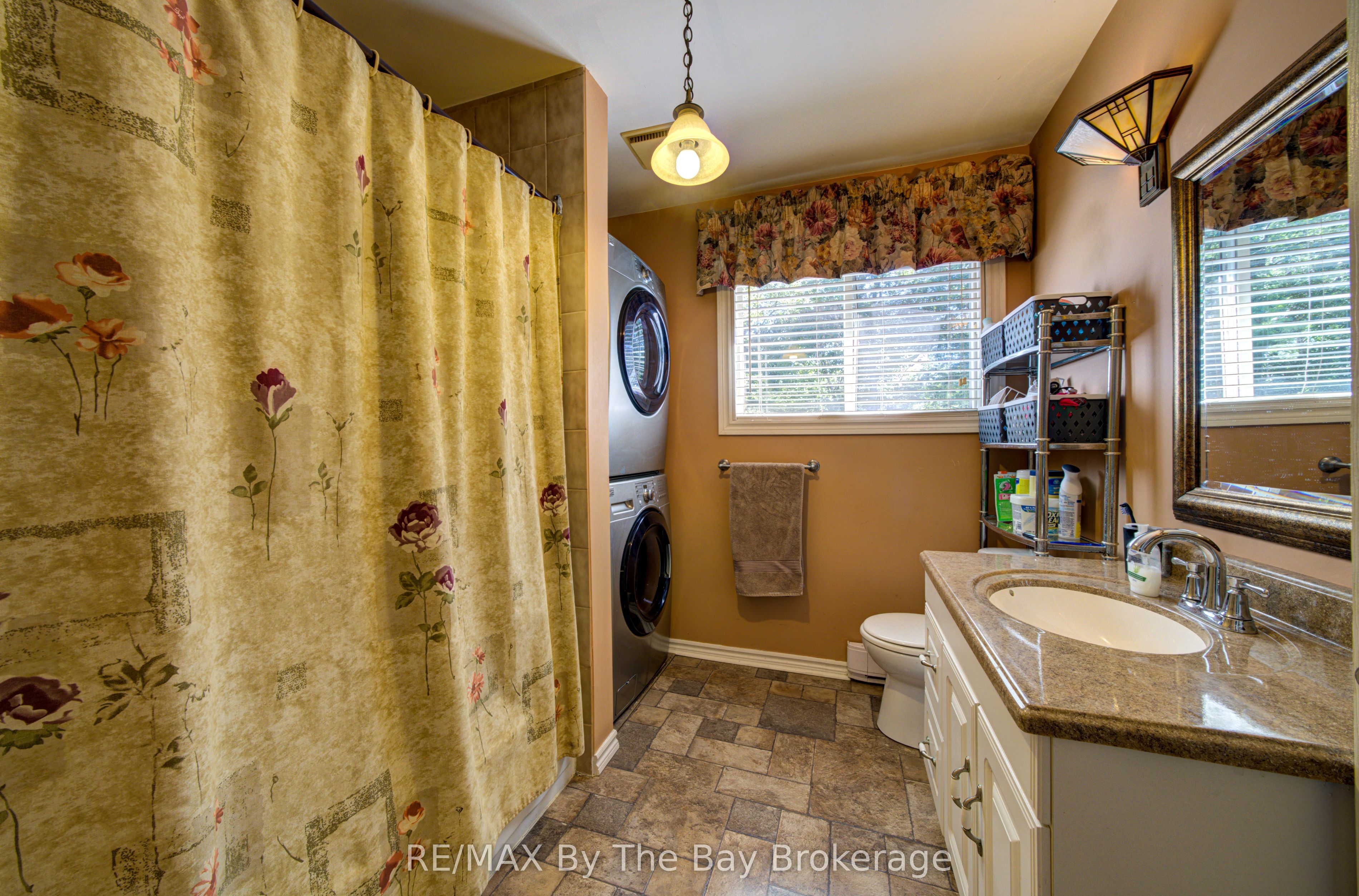 1693 River Road W Property Photo 31