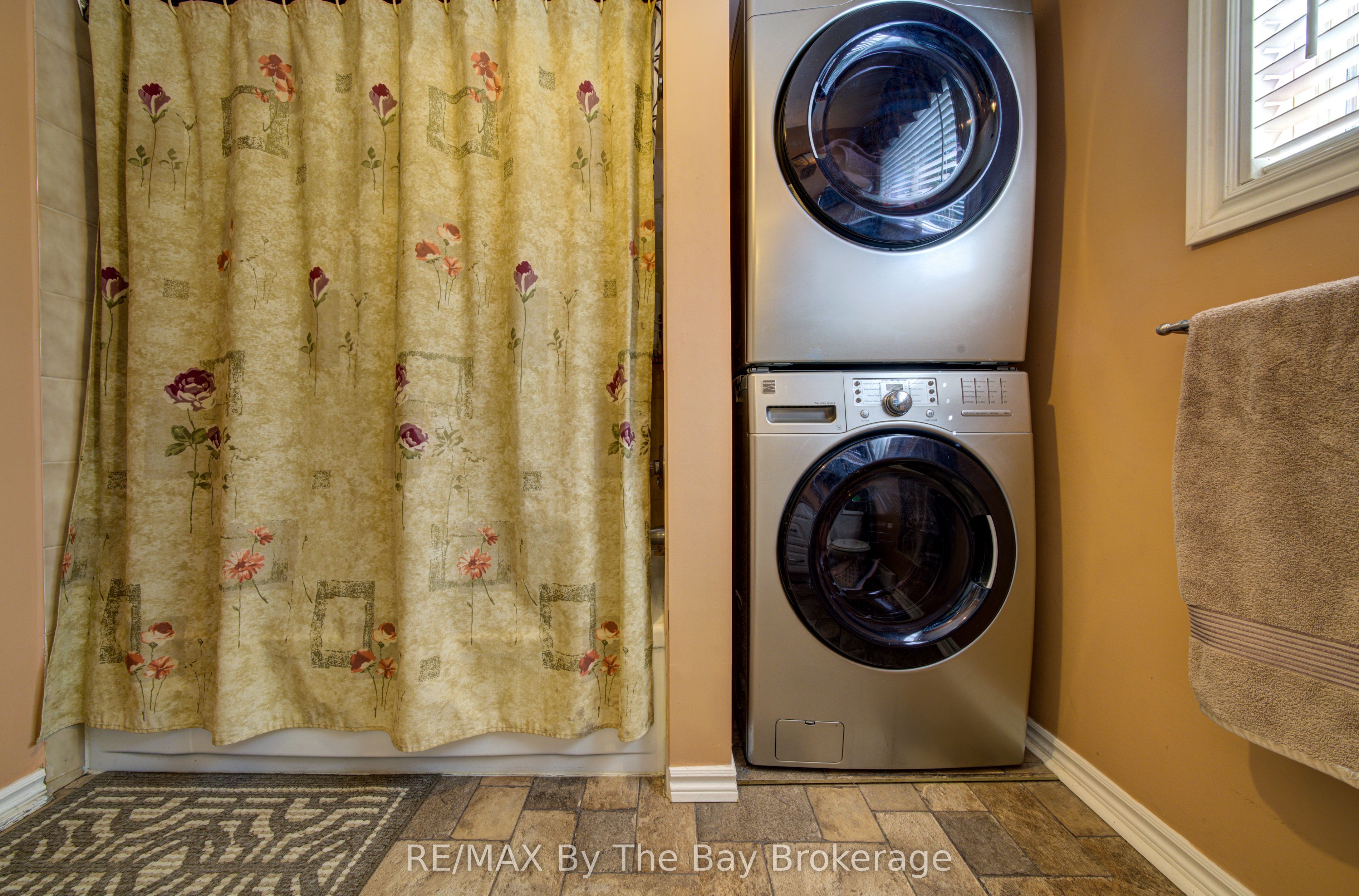 1693 River Road W Property Photo 32