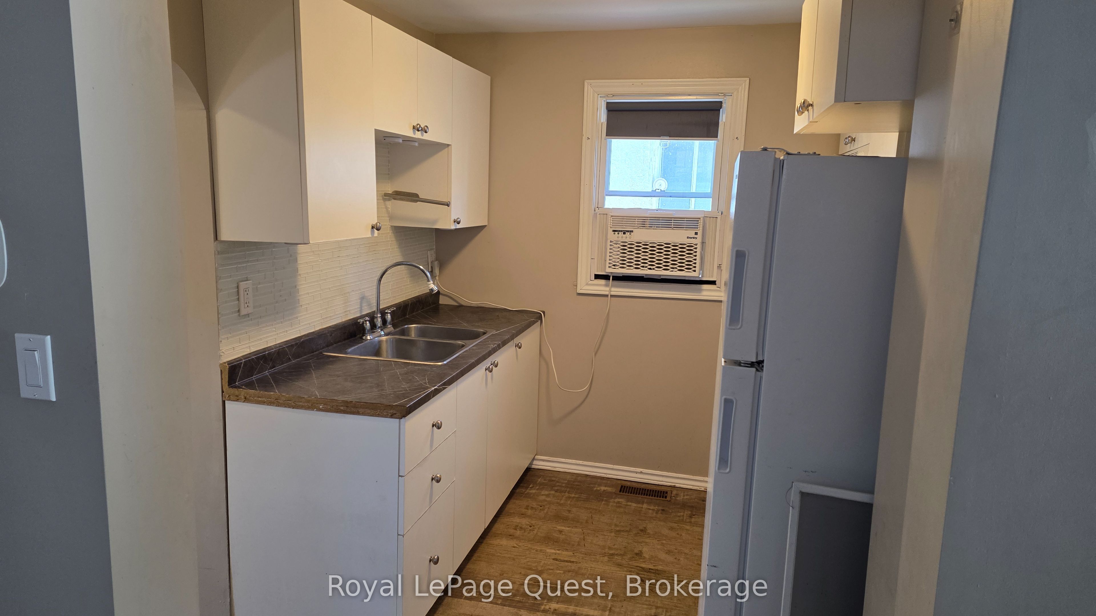 103 Mississaga Street W Property Photo 1