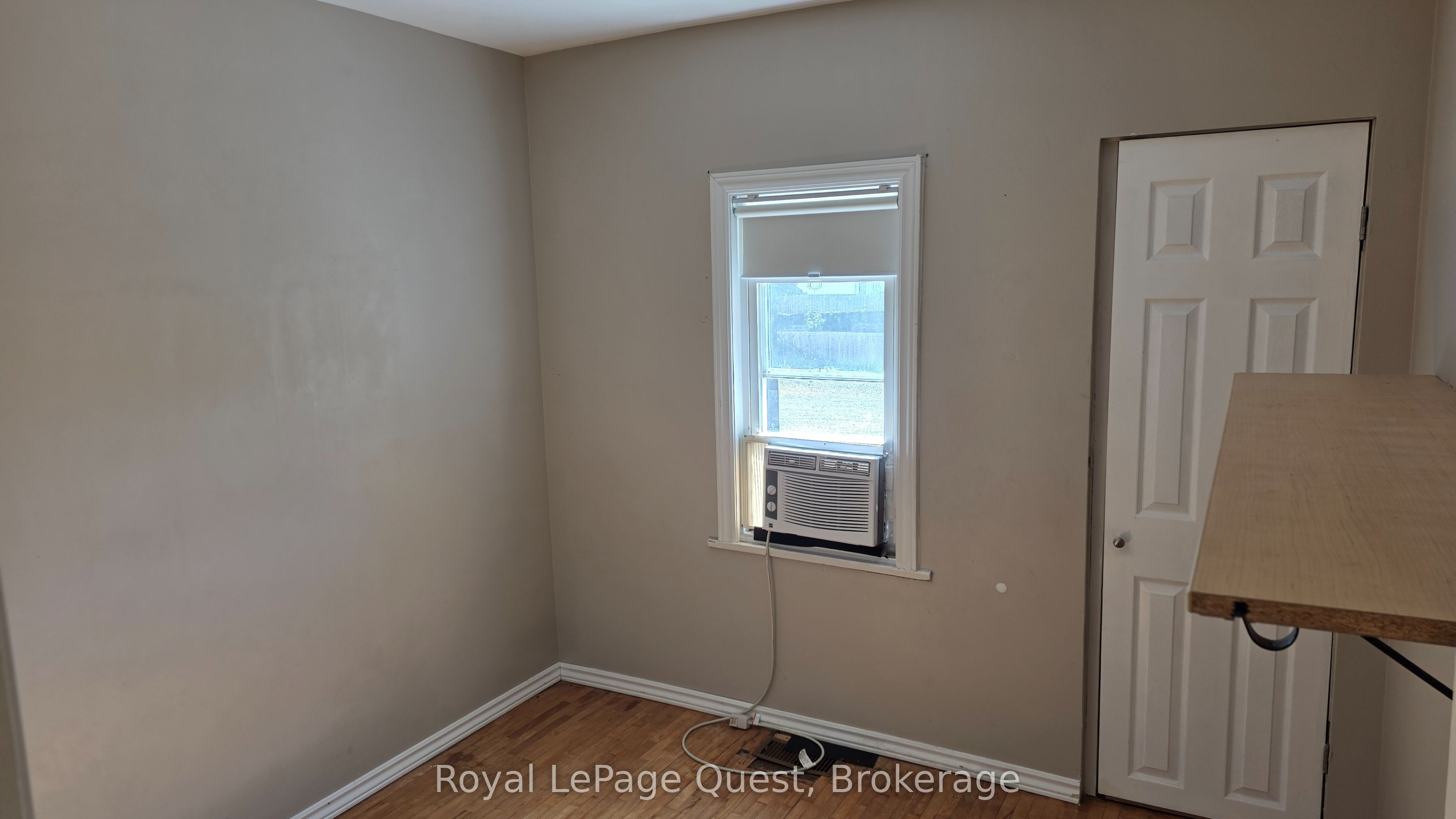 103 Mississaga Street W Property Photo 4